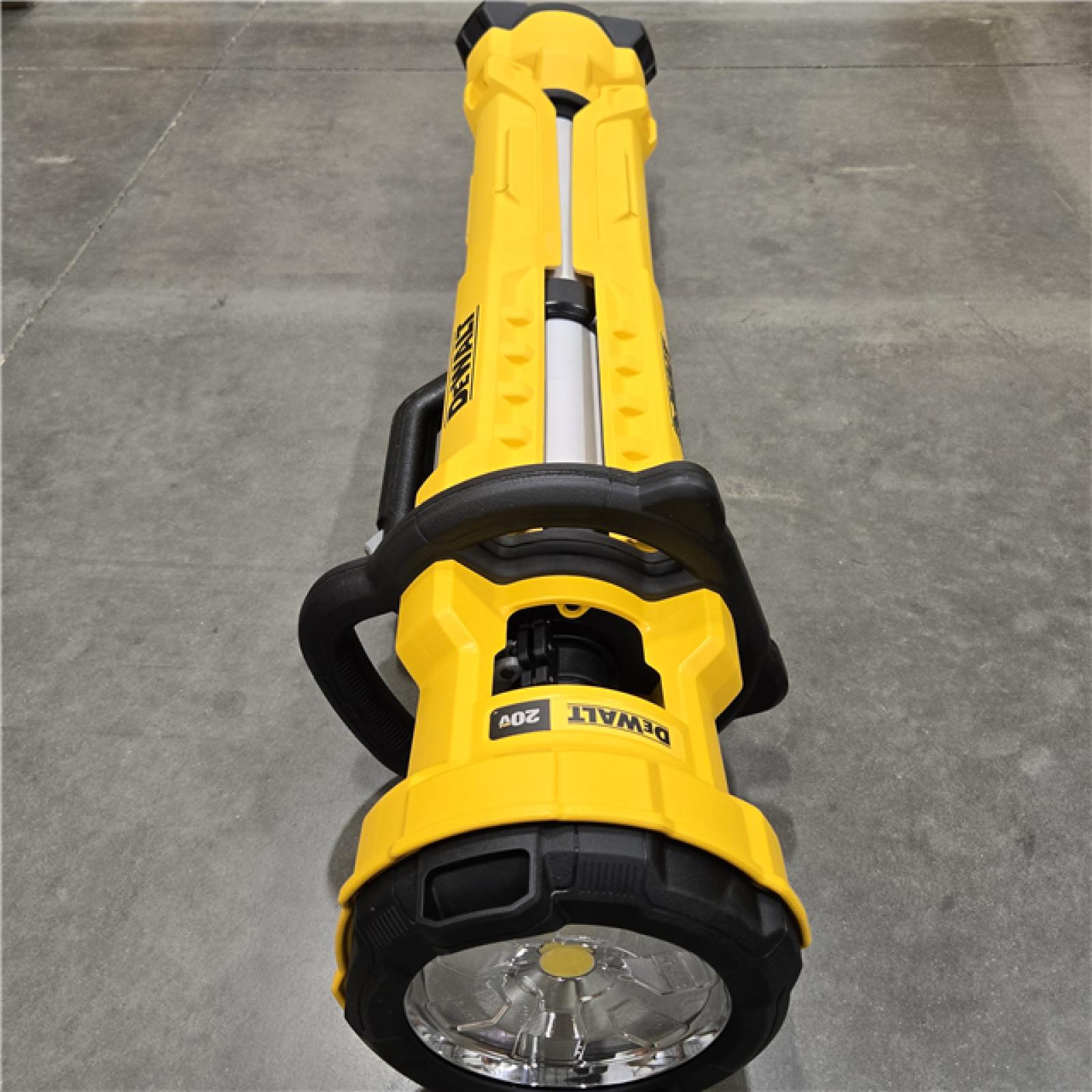LIKE NEW! - DEWALT DCL079B LED Tripod Light, 20V MAX