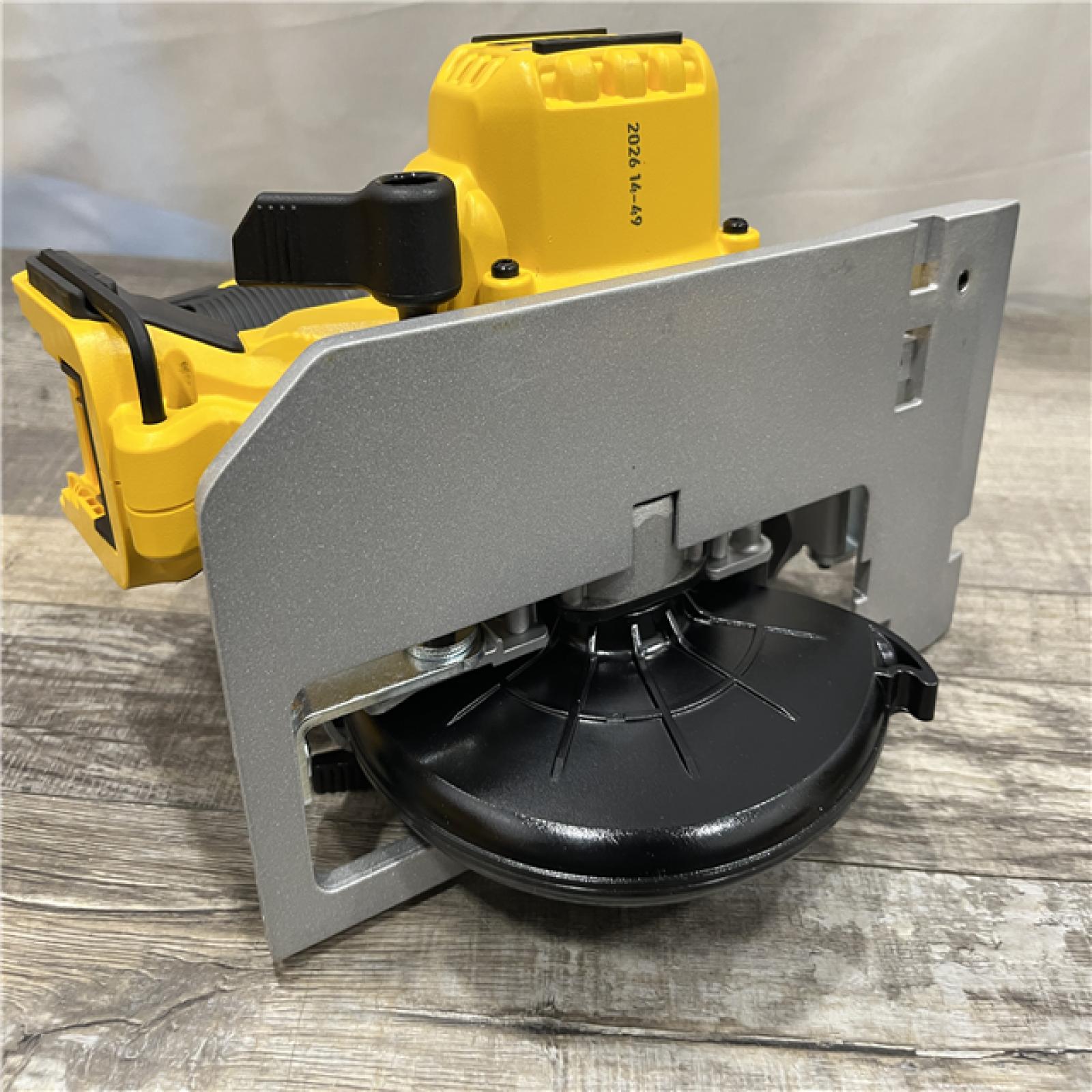 AS-IS DEWALT 20V MAX Cordless Brushless 6-1/2 in. Sidewinder Style Circular Saw (Tool Only)