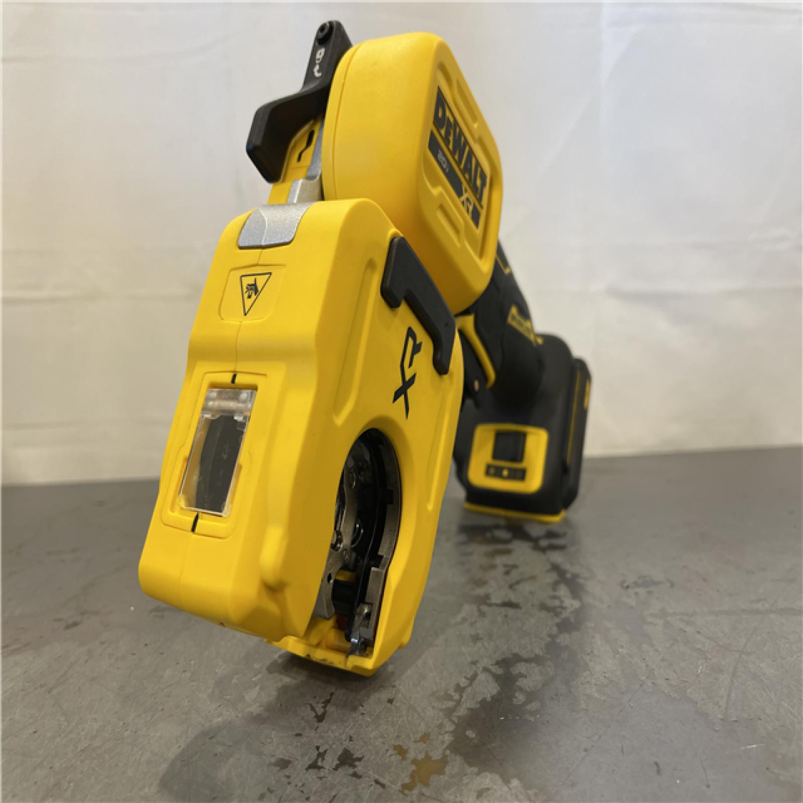 AS-IS - DeWalt 20-Volt MAX XR Copper Cutter