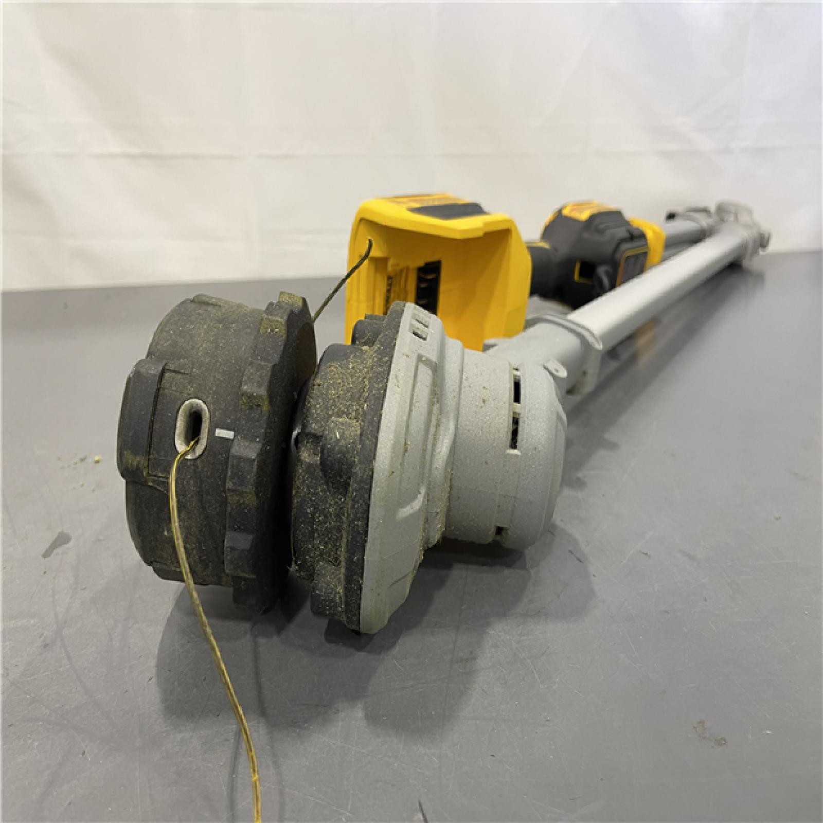 AS-IS - DeWalt 20V MAX 14 in. Brushless Cordless Battery Powered Foldable String Trimmer Kit