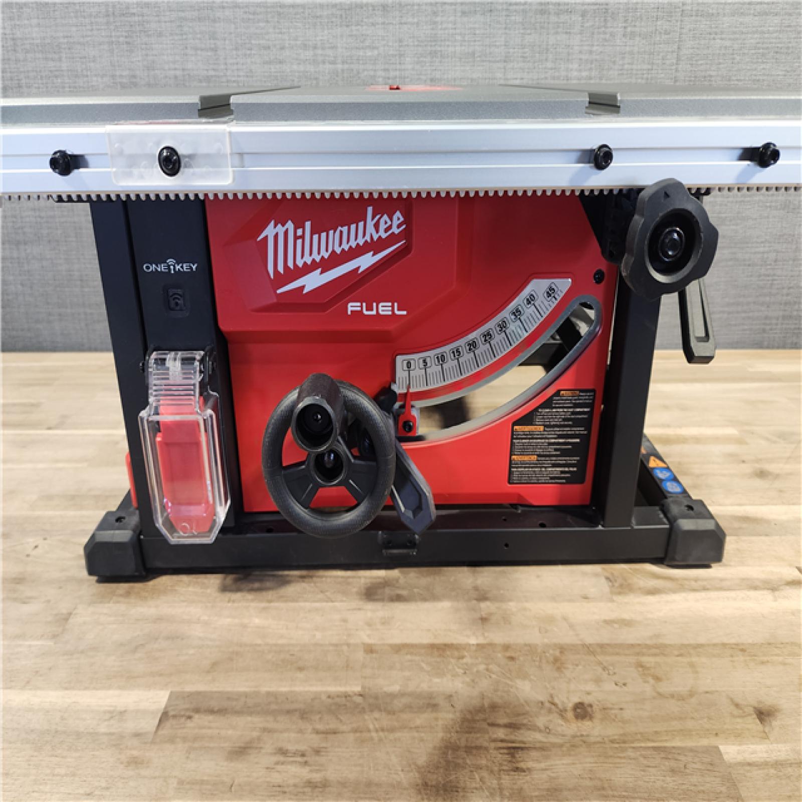 HOUSTON LOCATION - AS-IS Milwaukee M18 FUEL ONE-KEY 18- Volt Lithium-Ion Brushless Cordless 8-1/4 in. Table Saw Kit W/(1) 12.0Ah Battery & Rapid Charger