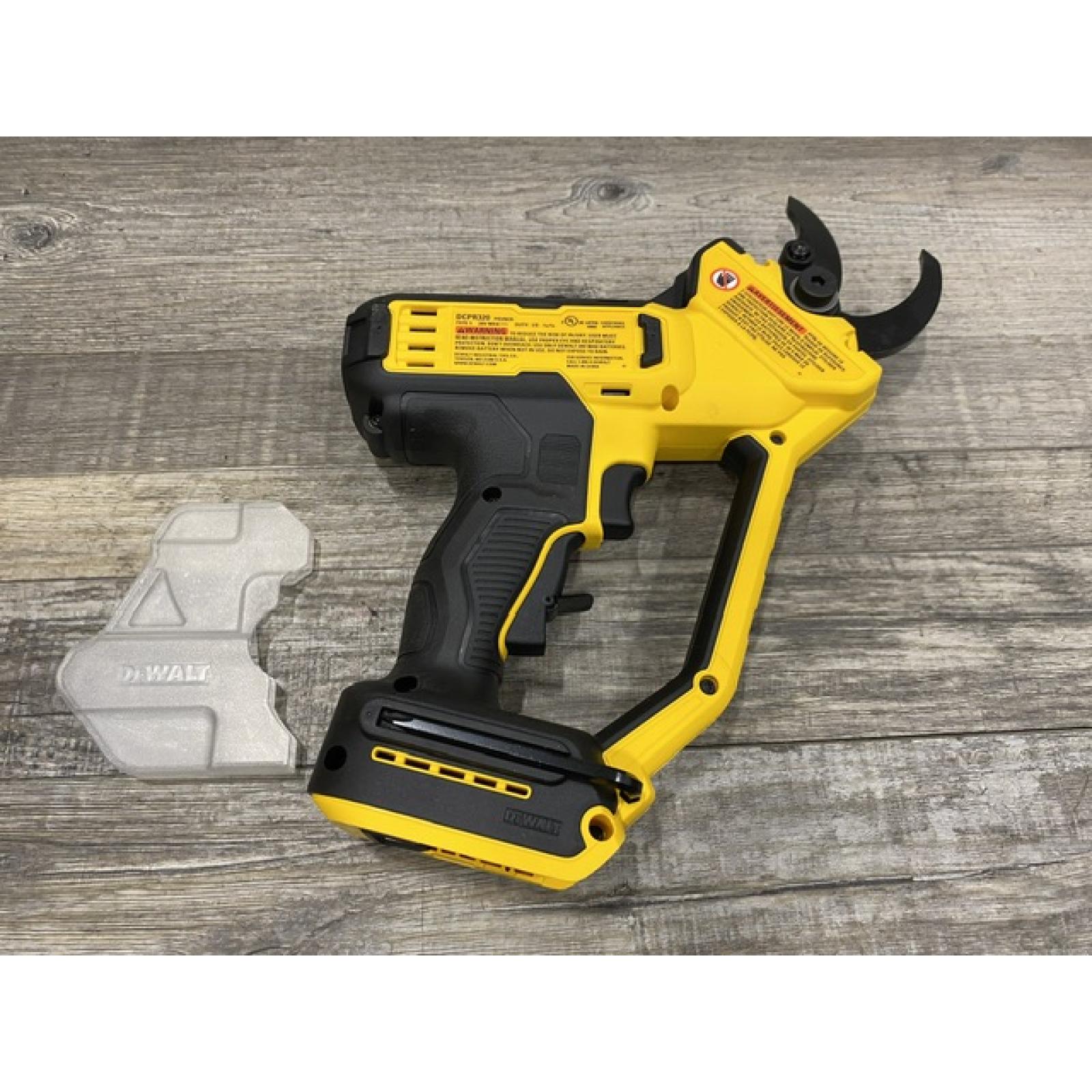AS-IS DEWALT 20V MAX Cordless Battery Powered Pruner Kit