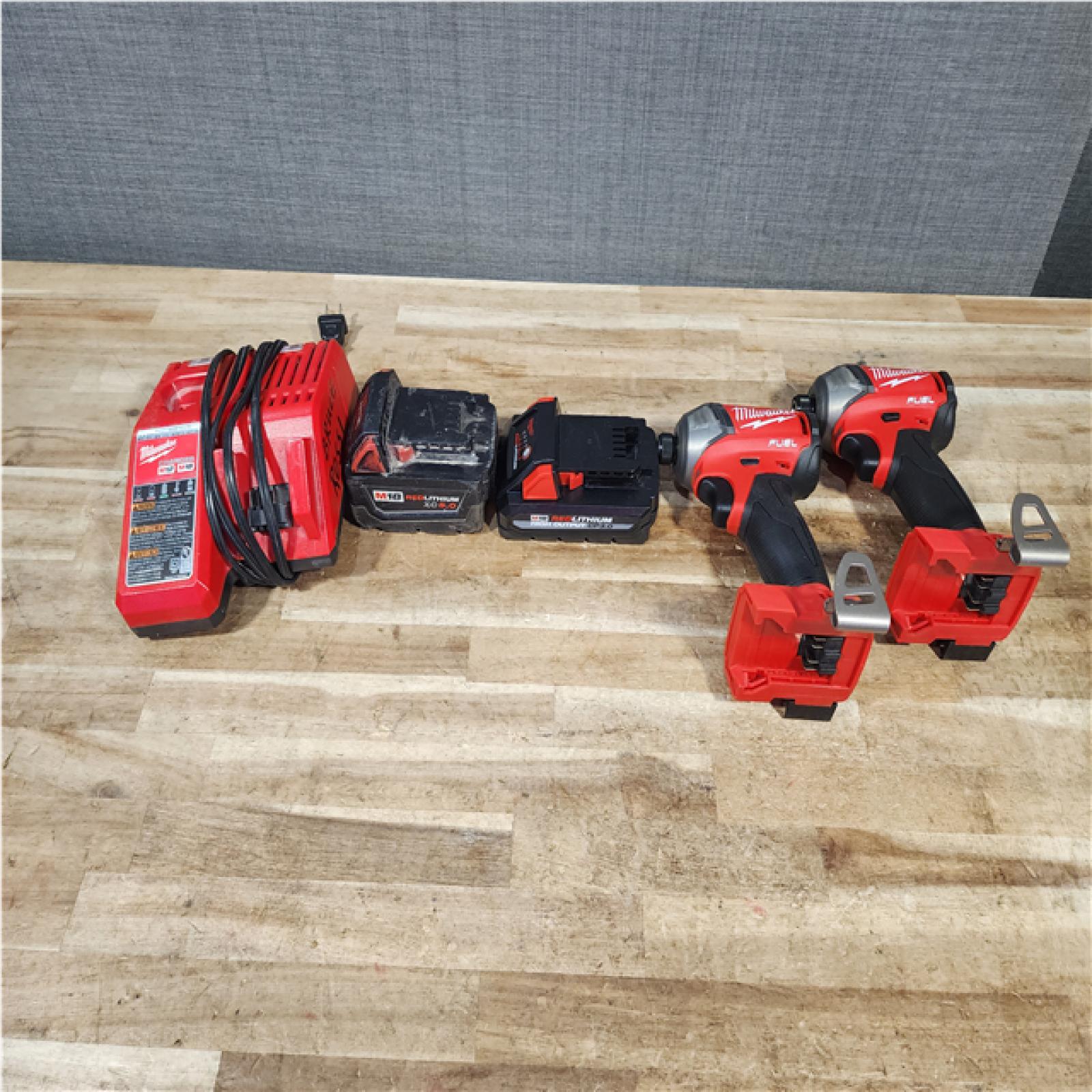 HOUSTON LOCATION - AS - IS Milwaukee 2 Tool Combo Kit W/ (2) Battery & Charger