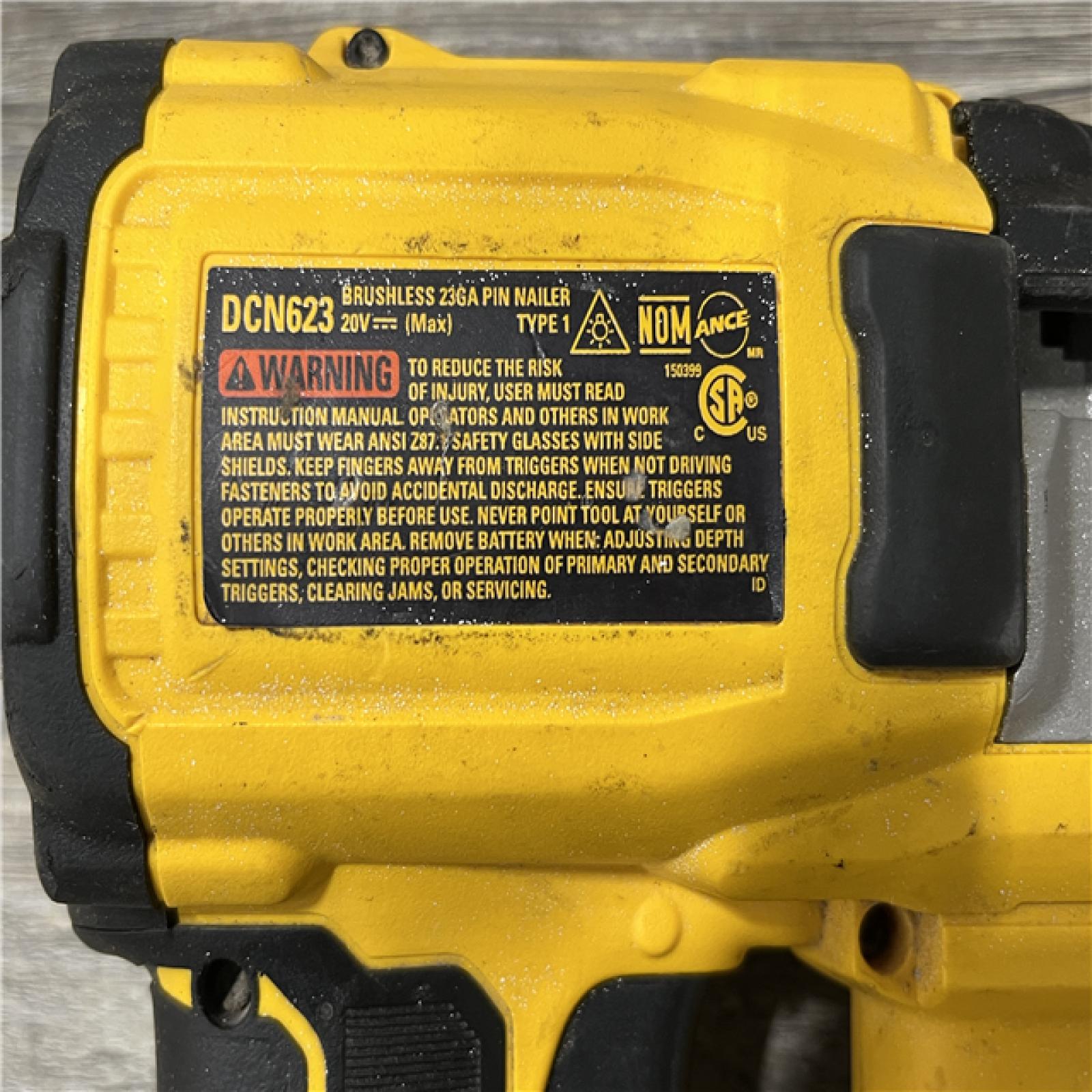 AS-IS DEWALT ATOMIC 20V MAX Lithium Ion Cordless 23 Gauge Pin Nailer Kit