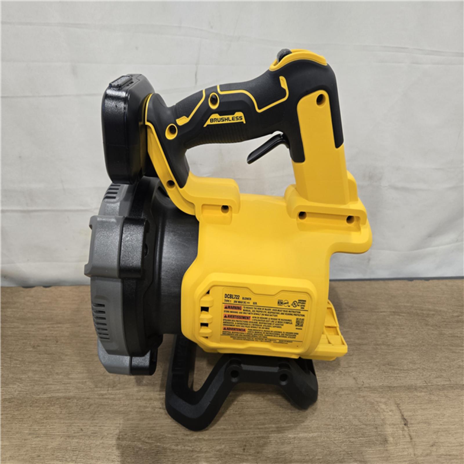 AS-IS DEWALT 20V MAX* XR Cordless Handheld Blower Kit