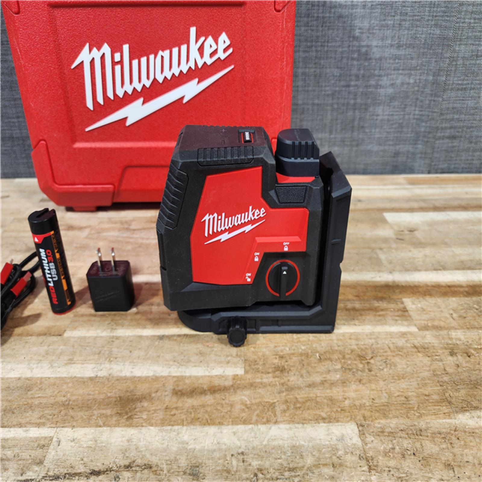 HOUSTON LOCATION - AS - IS Milwaukee 100 ft. REDLITHIUM Lithium-Ion USB Green Rechargeable Cross Line Laser Level with Charger