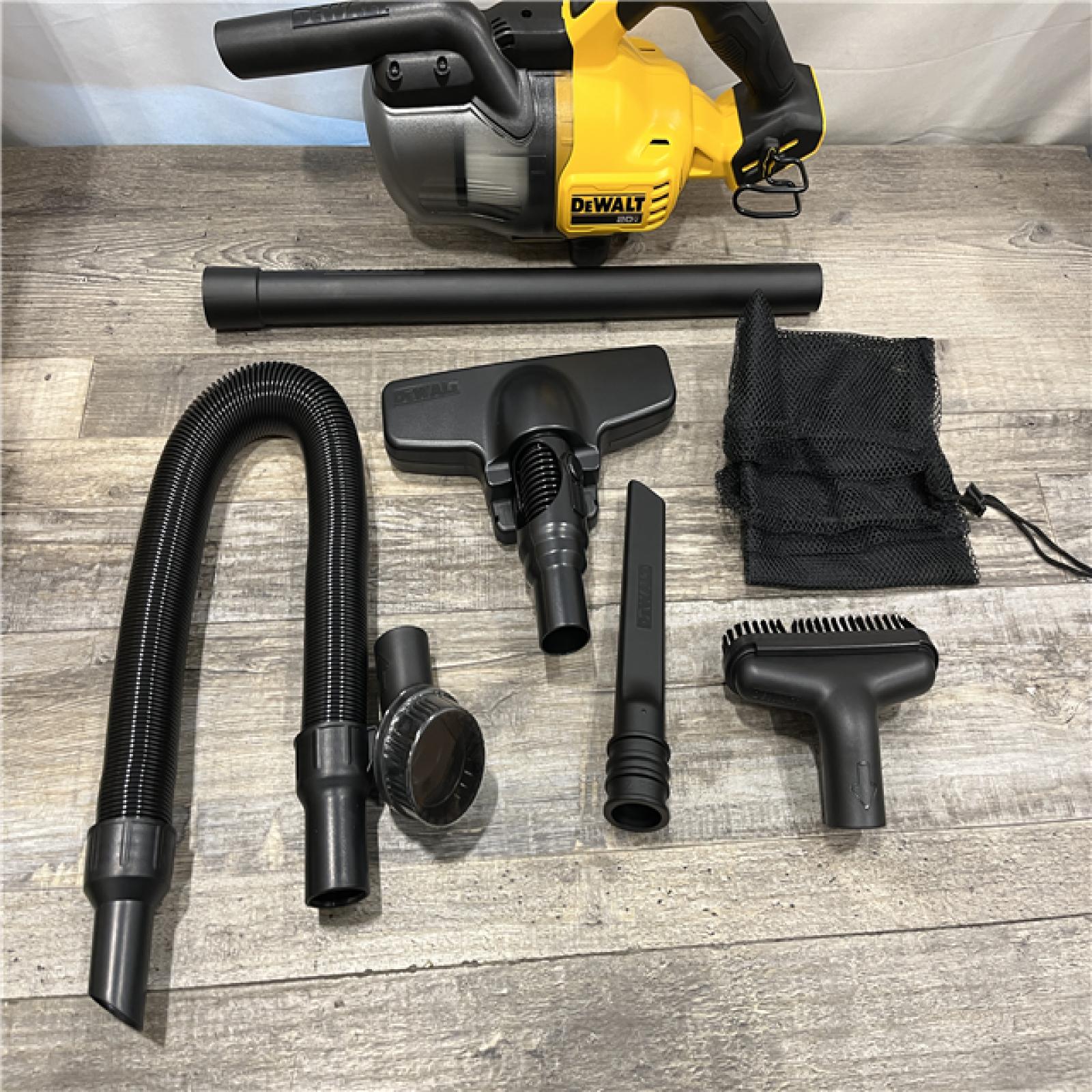 LIKE NEW - DEWALT Bagless 20V MAX Stick Cordless General Dirt Filter Handheld Vacuum (Tool Only)