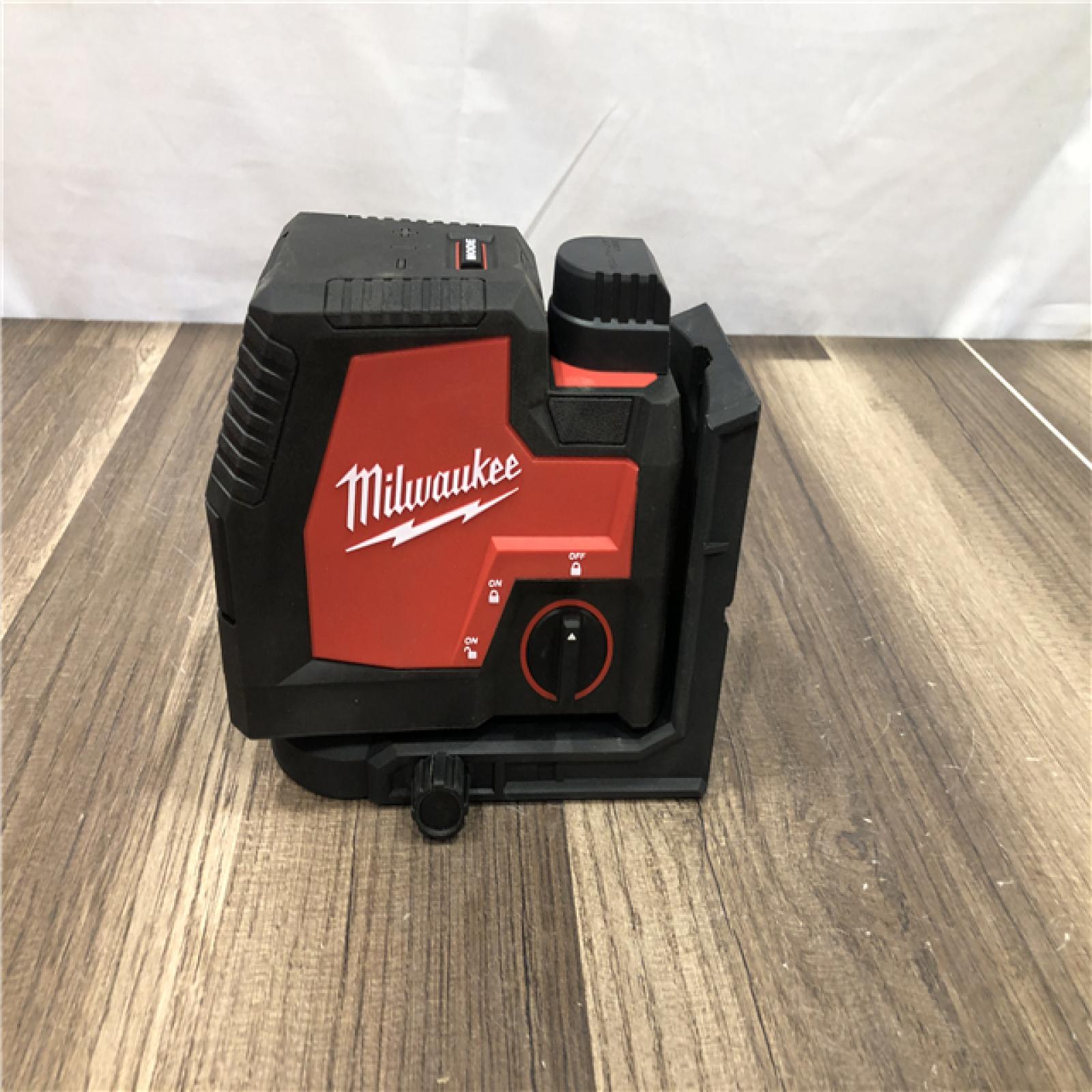 AS-IS Milwaukee 100 ft. REDLITHIUM Lithium-Ion USB Green Rechargeable Cross Line Laser Level with Charger