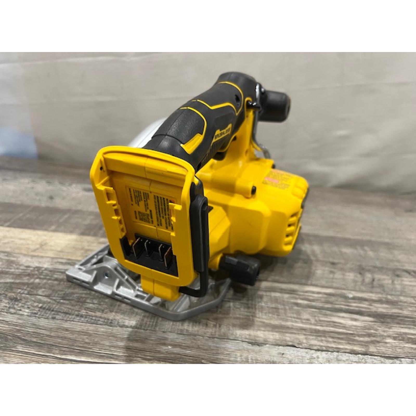 AS-IS DEWALT 20V MAX Cordless Brushless 6-1/2 in. Sidewinder Style Circular Saw (Tool Only)