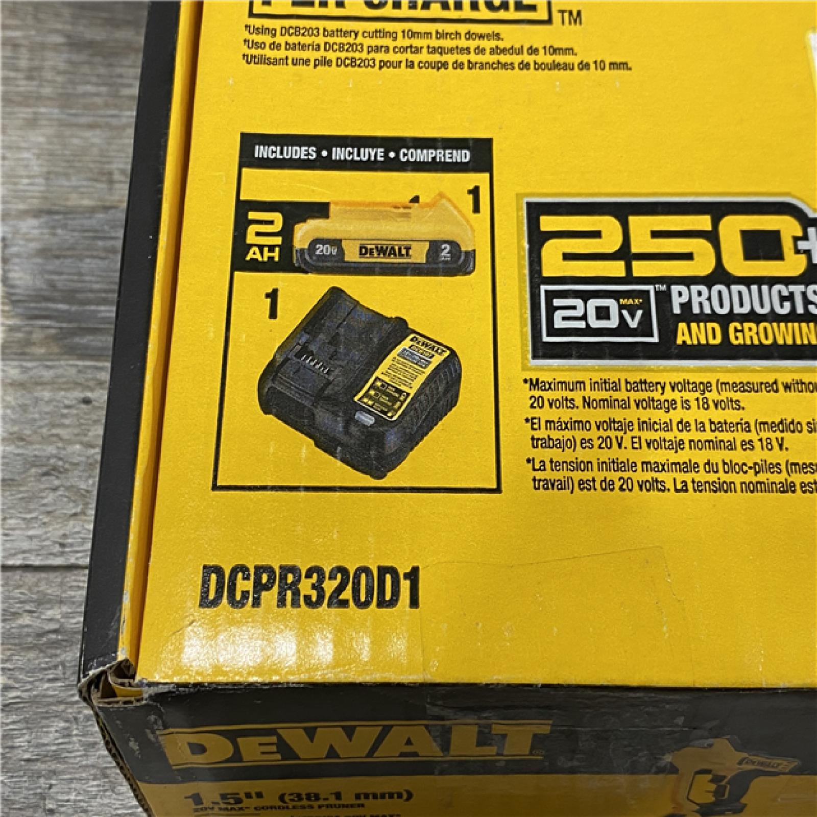 NEW -  DEWALT 20V MAX Cordless Battery Powered Pruner Kit