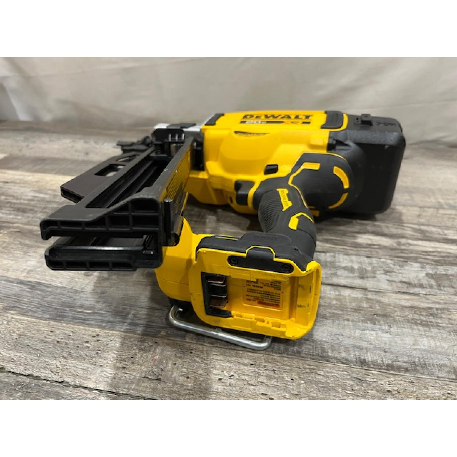 AS-IS DEWALT 20-Volt 21° Cordless Framing Nailer (Tool-Only)
