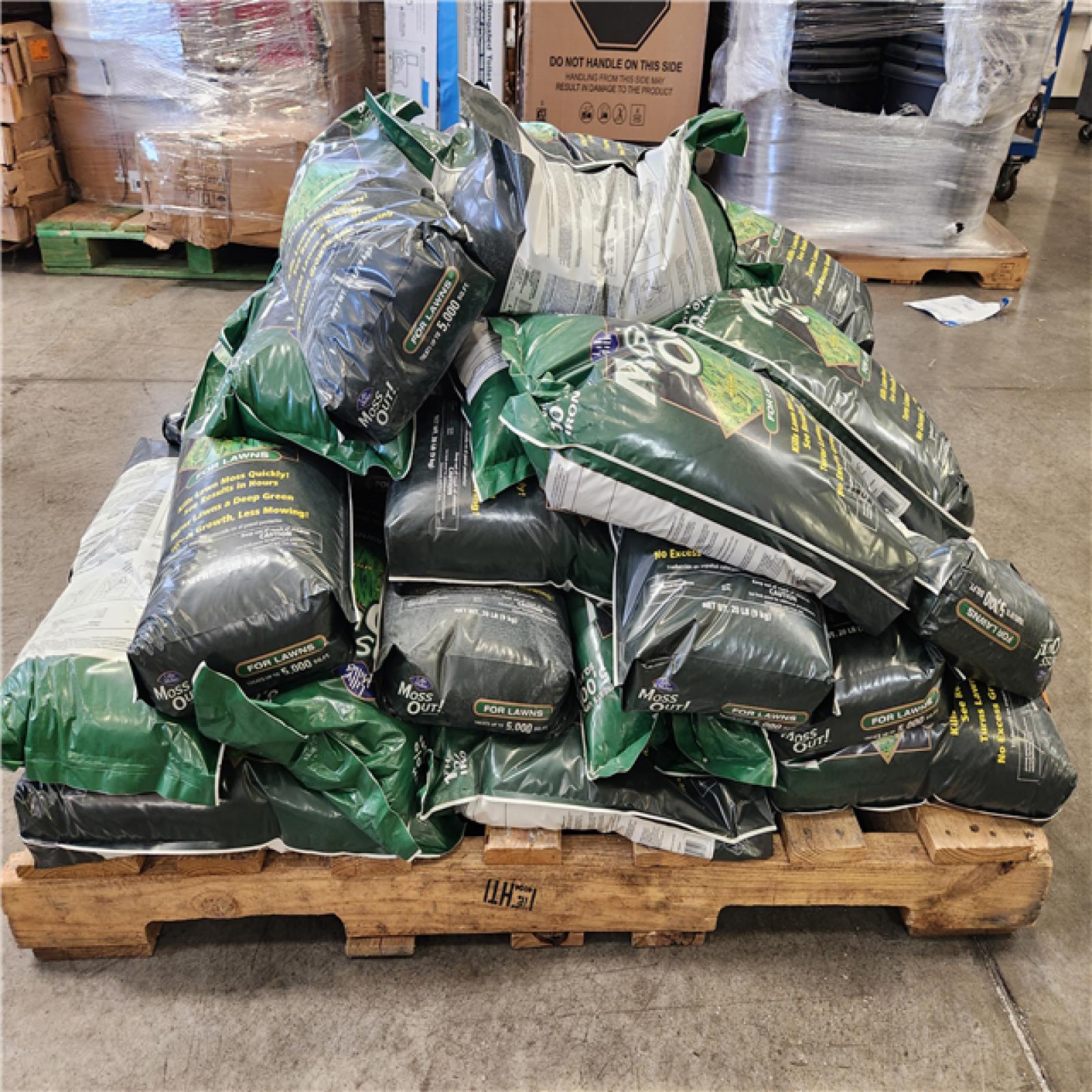 Phoenix Location Moss Out! 20 lb. 5,000 sq. ft. Lawn Moss Killer Granules Pallet (30 Bags)