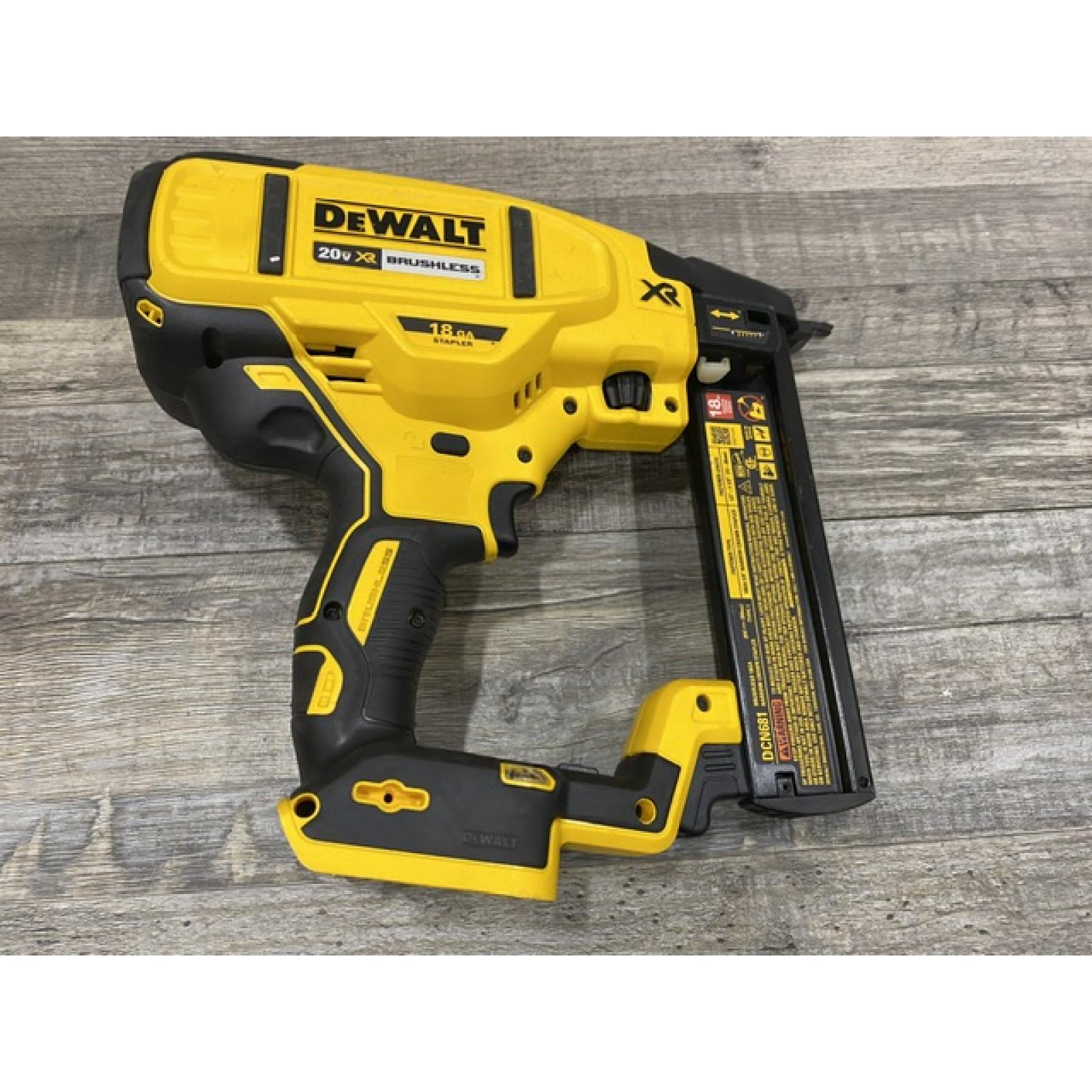 AS-IS DEWALT 20V MAX XR Lithium-Ion Cordless 18-Gauge Narrow Crown Stapler Kit