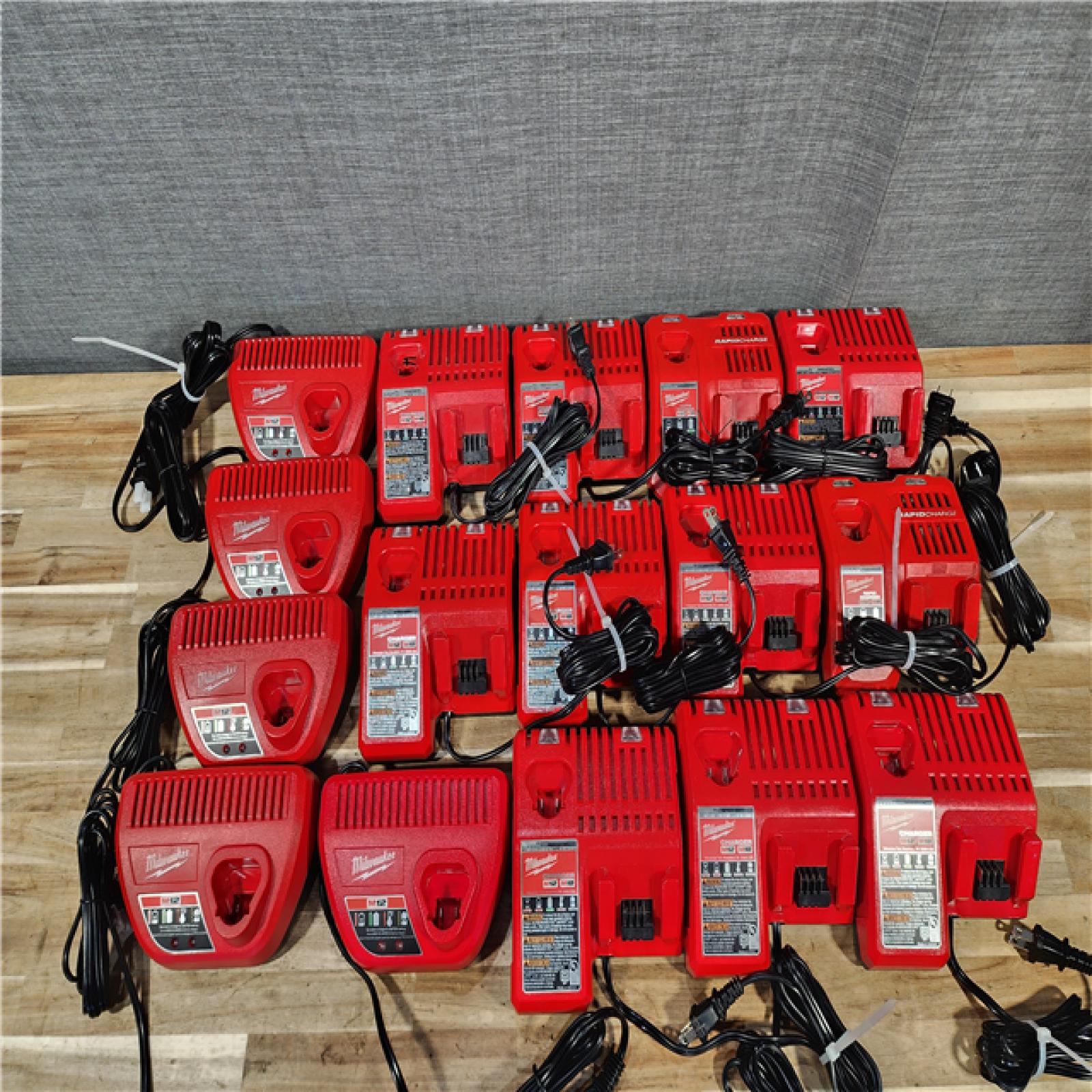 HOUSTON LOCATION - AS-IS MILWAUKEE BATTERY CHARGER PACK QTY - 16