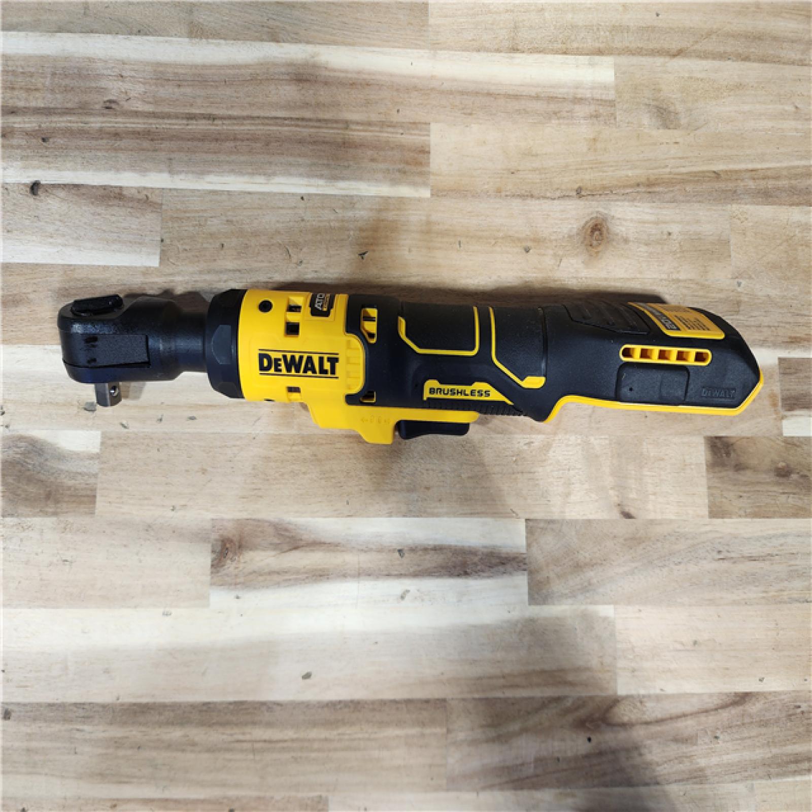 HOUSTON LOCATION - AS-IS DeWALT DCF513D1 ATOMIC 20V MAX Brushless Cordless 3/8-in. Ratchet Kit