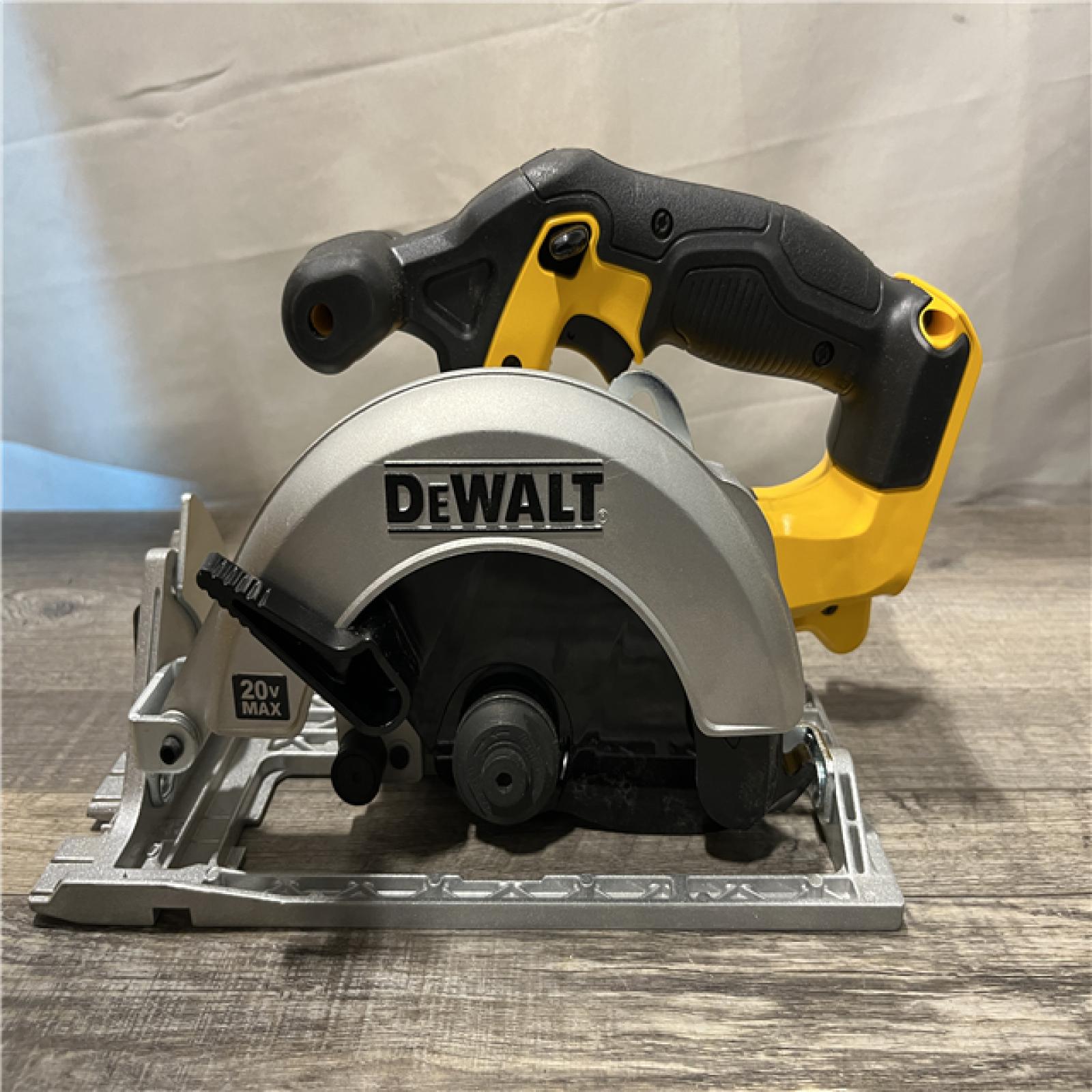 AS-IS DEWALT 6-1/2'' 165MM CIRCULAR SAW (Tool-Only)