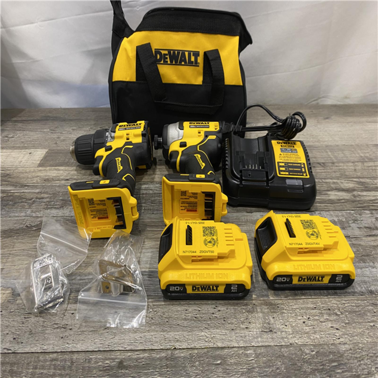 AS-IS DEWALT ATOMIC 20-Volt MAX Lithium-Ion Cordless Combo Kit