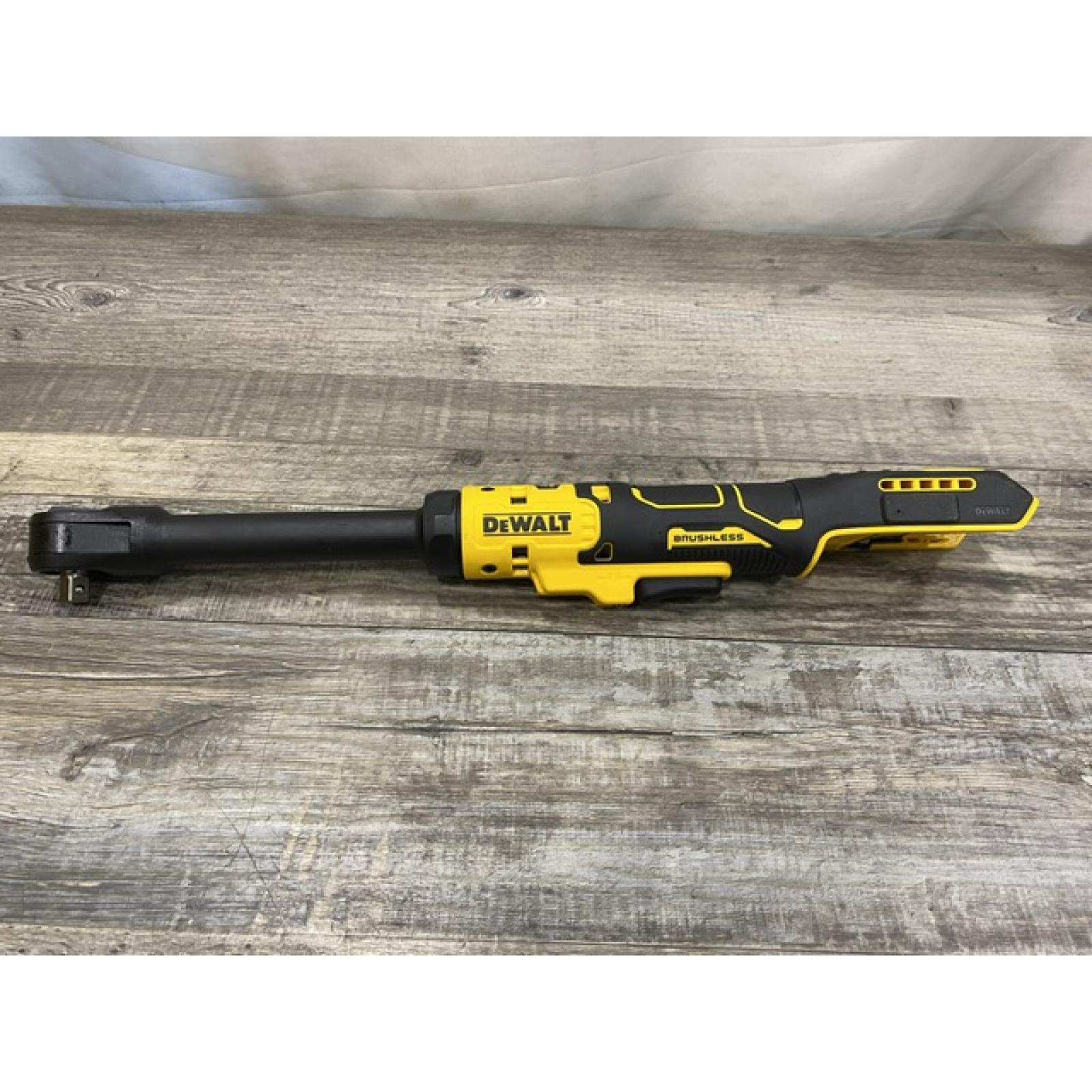 LIKE NEW - DEWALT ATOMIC 20V MAX 3/8 in. Extended Reach Cordless Ratchet (Tool Only)