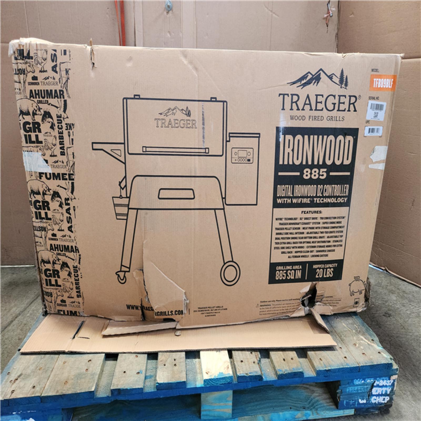 Phoenix Location LIKE NEW Traeger Ironwood 885 Wi-Fi Pellet Grill and Smoker in Black