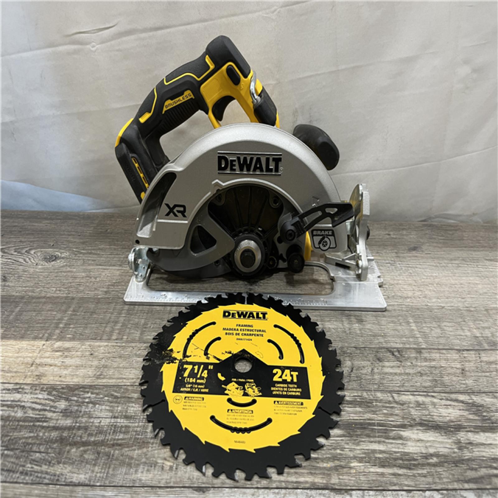 AS-IS DEWALT 20-Volt MAX 7-1/4 in. Cordless Circular Saw (Tool Only)