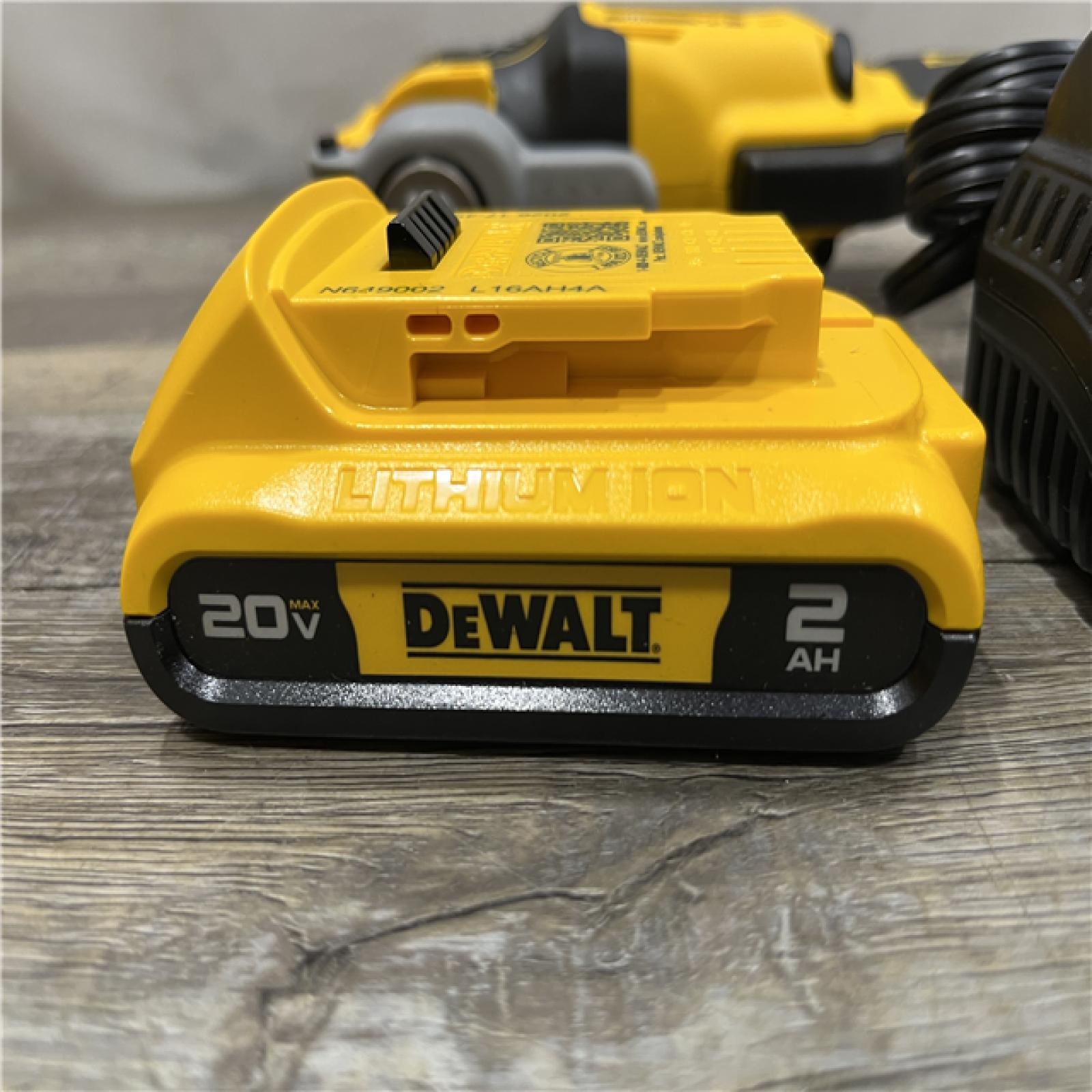 AS-IS DEWALT 20V MAX XR Cordless Brushless 3-Speed Oscillating Multi Tool Kit