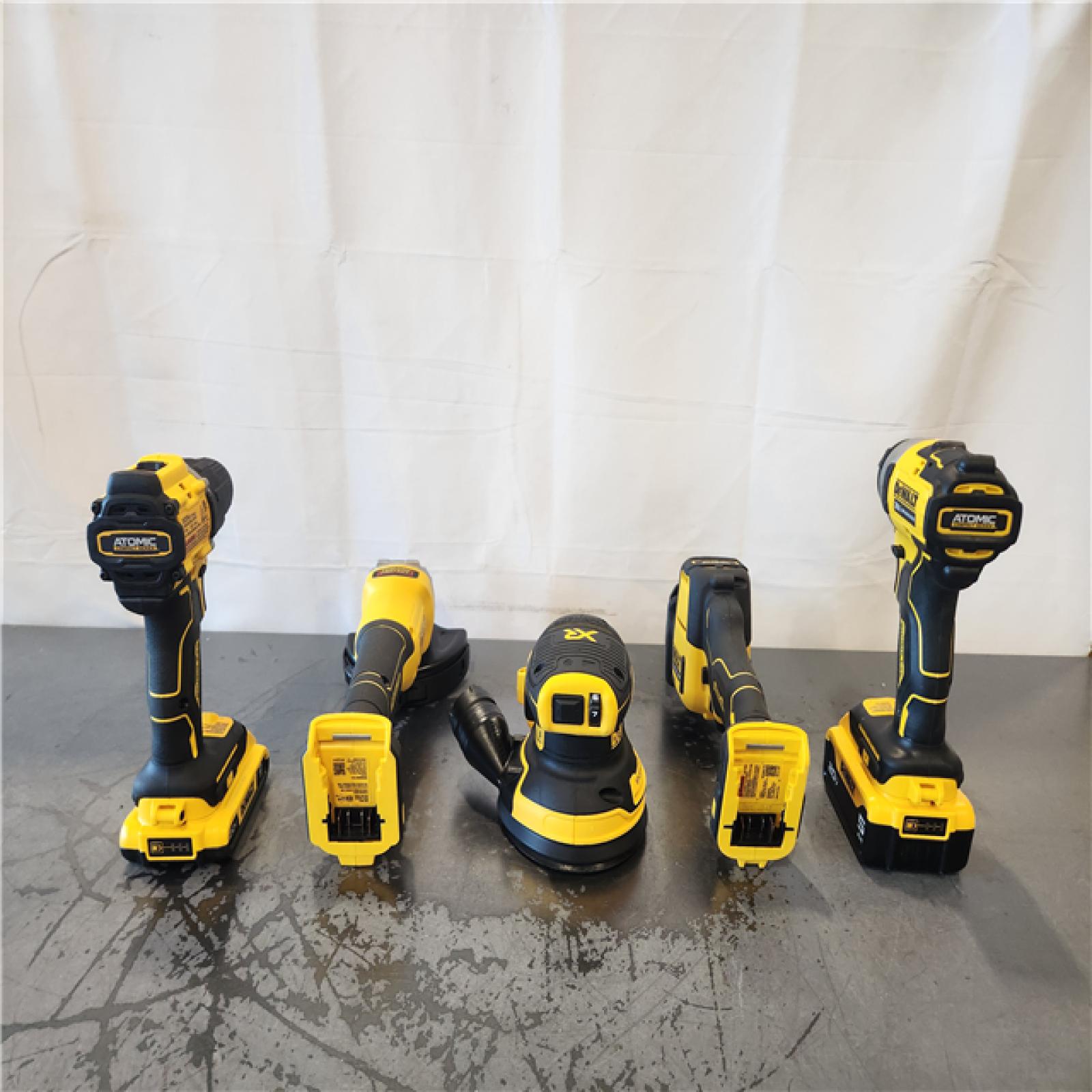 DEWALT 20V Lithium-Ion Cordless 5-Tool Combo Kit with 5.0 Ah and 2.0 Ah Batteries  Charger and Tough System 2.0 Rolling Toolbox
