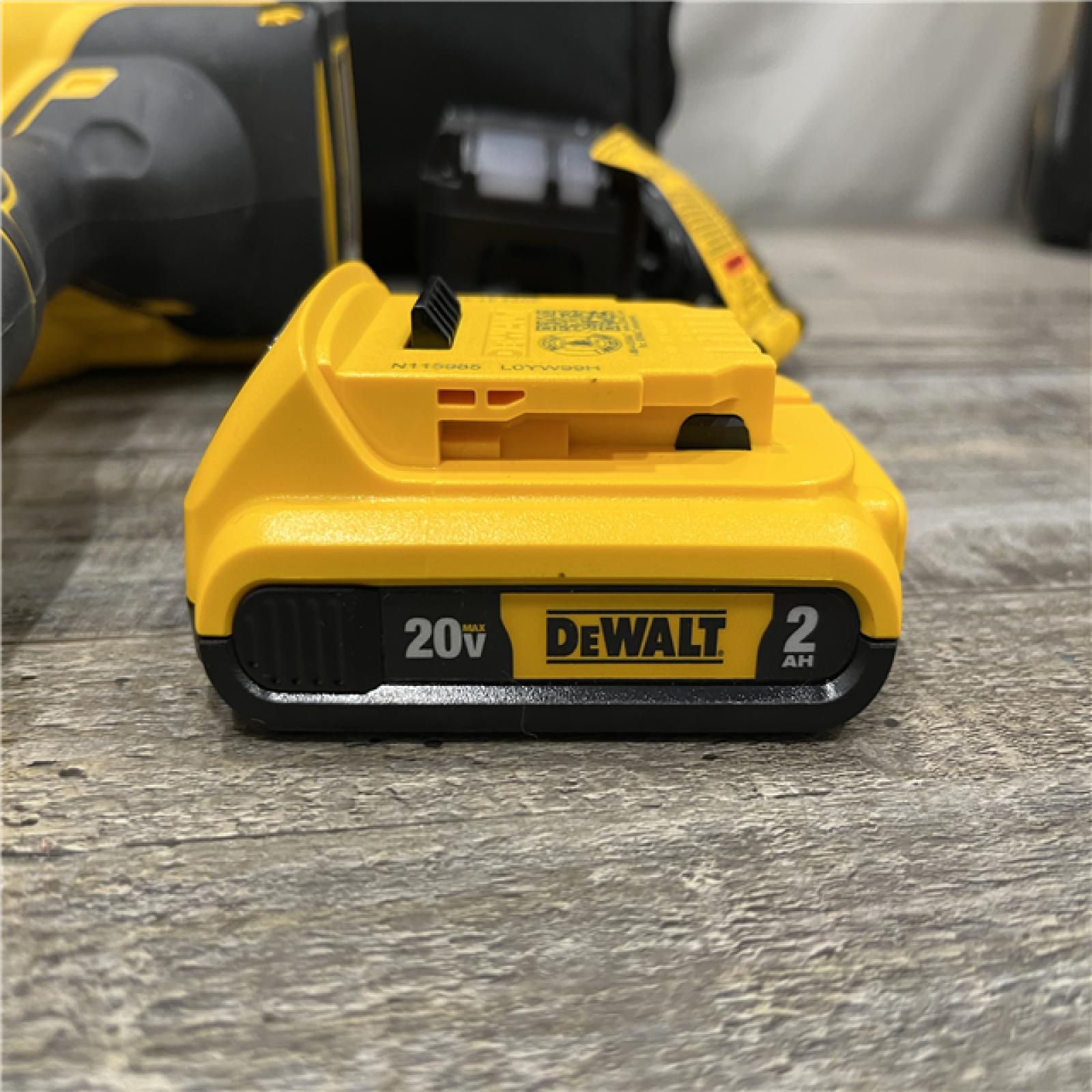 AS-IS DEWALT 20V MAX XR 16-Gauge Electric Cordless Angled Finishing Nailer Kit