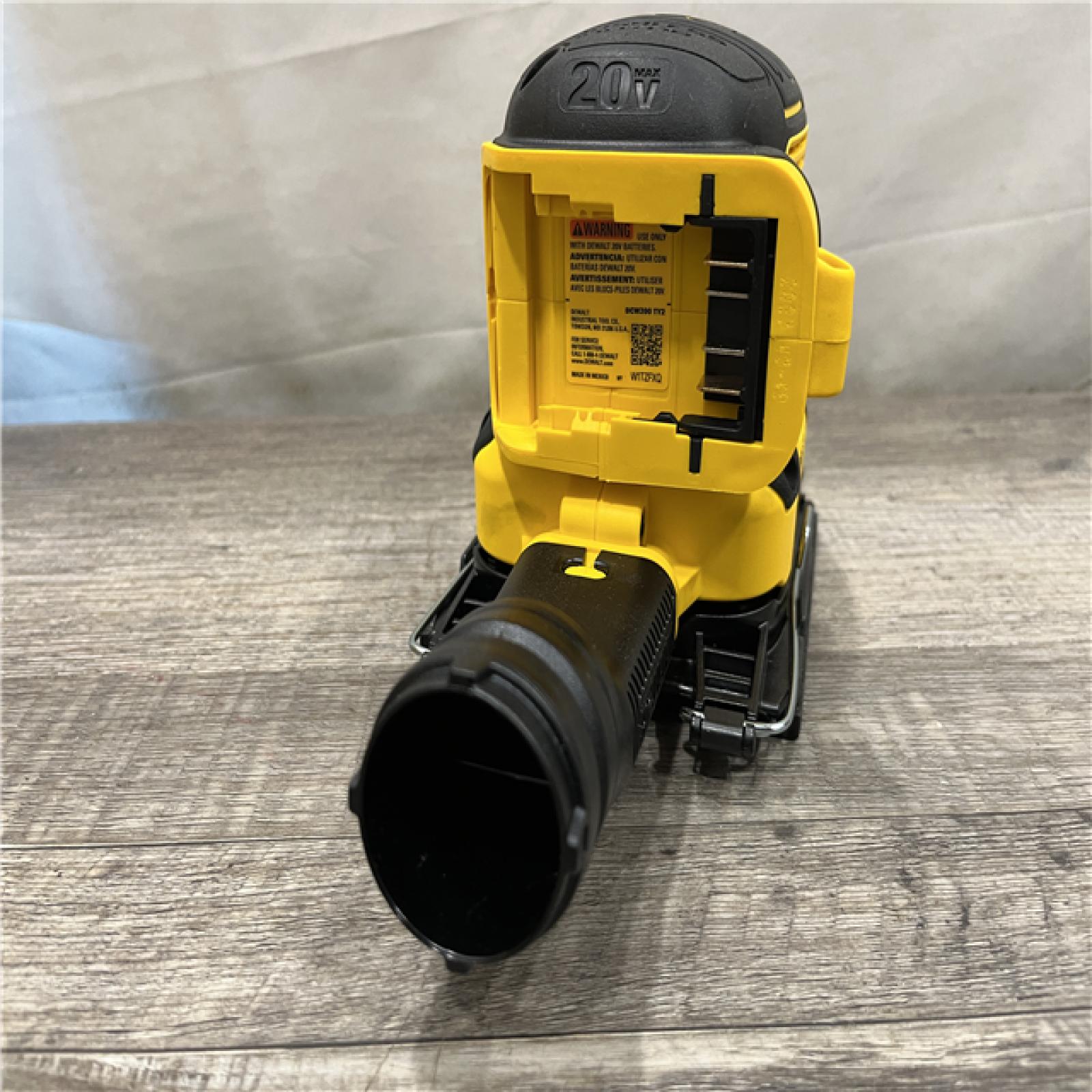 AS-IS DEWALT 20V MAX XR Cordless Brushless 1/4 Sheet Variable Speed Sander (Tool Only)