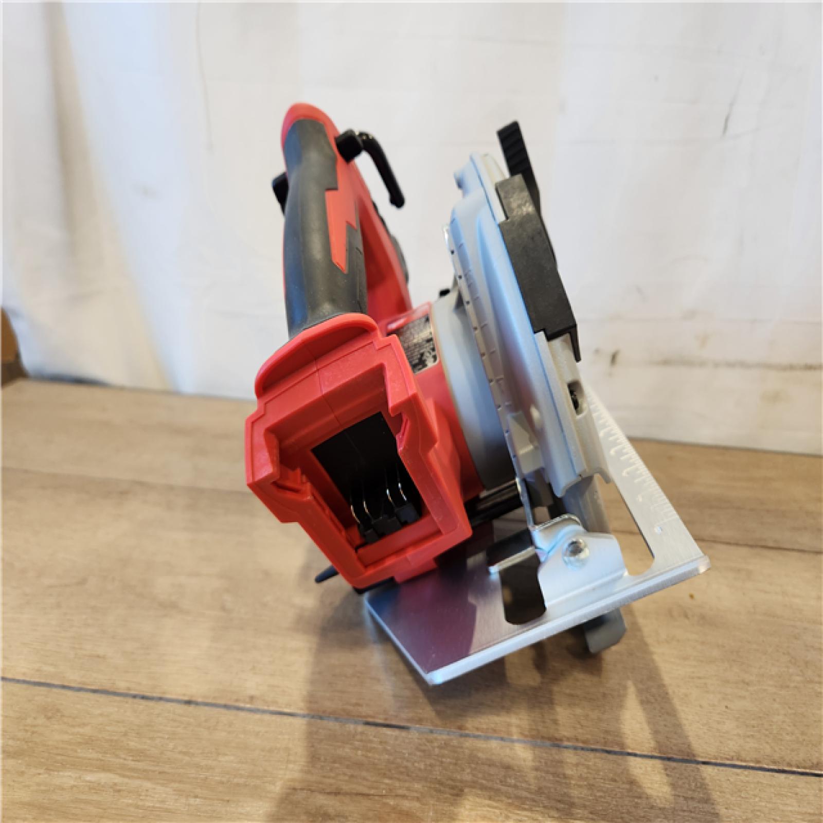 AS-IS- Milwaukee M18 7-1/4  18V Brushless Circular Saw (Bare Tool)