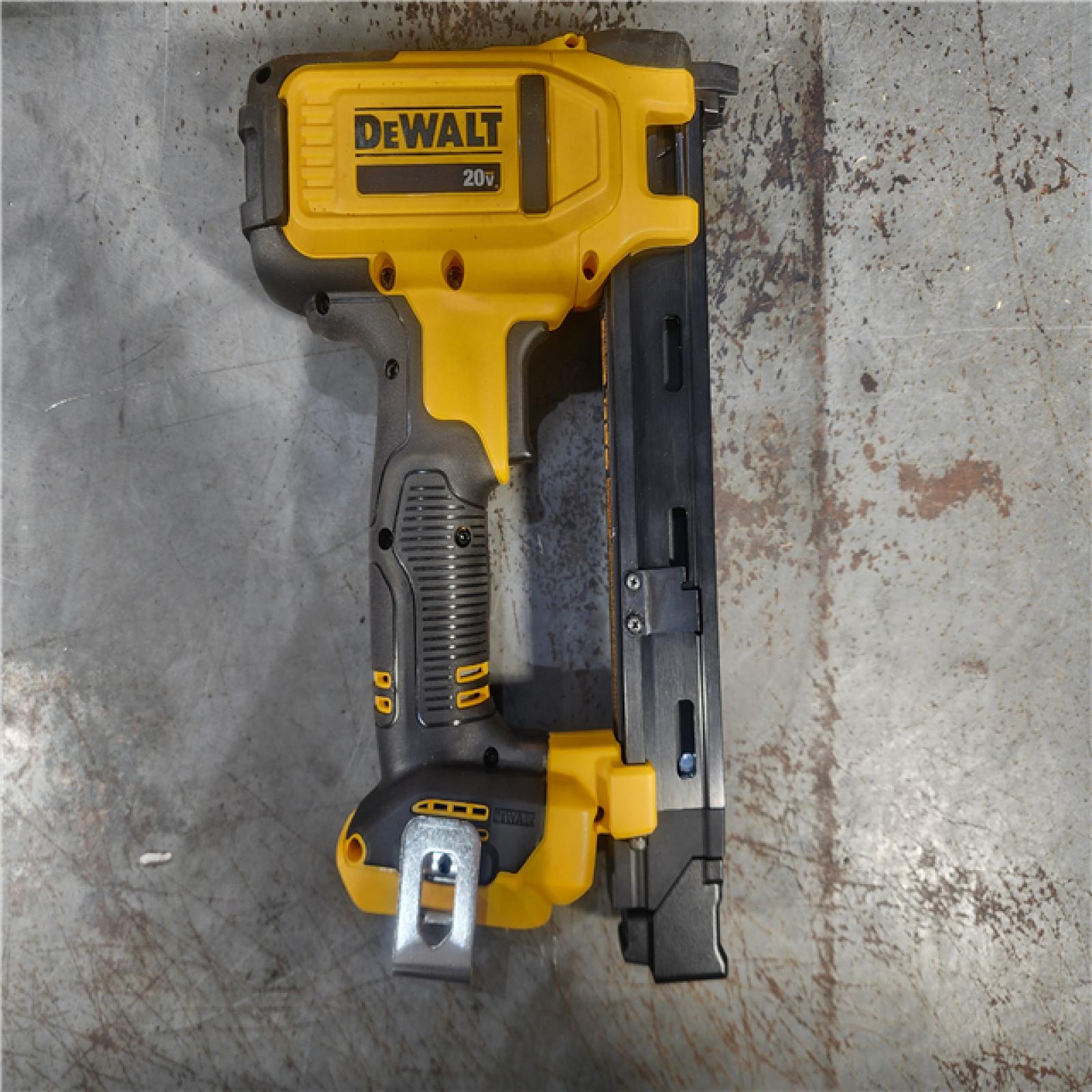 HOUSTON LOCATION - AS-IS (APPEARS LIKE NEW) DEWALT Cordless Cable Stapler KIT