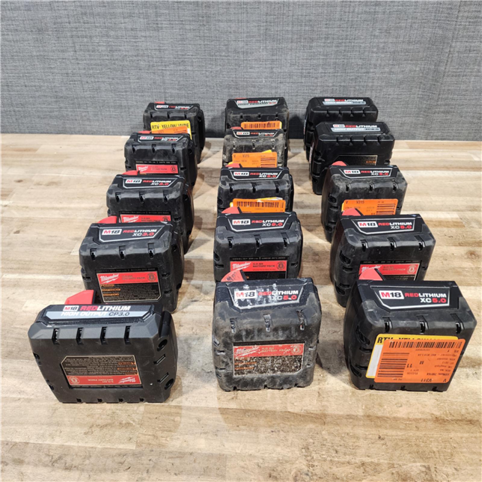 HOUSTON LOCATION - AS - IS MILWAUKEE BATTERY PACK QTY - 15