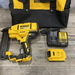 AS-IS DEWALT 20V MAX XR Lithium-Ion Cordless 18-Gauge Narrow Crown Stapler Kit