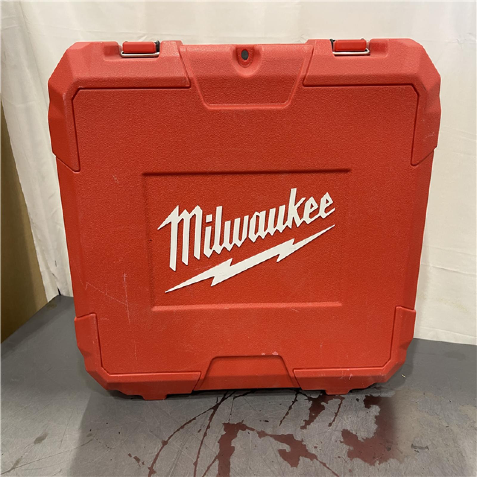 AS-IS - Milwaukee M12 12-Volt Lithium-Ion Cordless Green 250 ft. 3-Plane Laser Level Kit