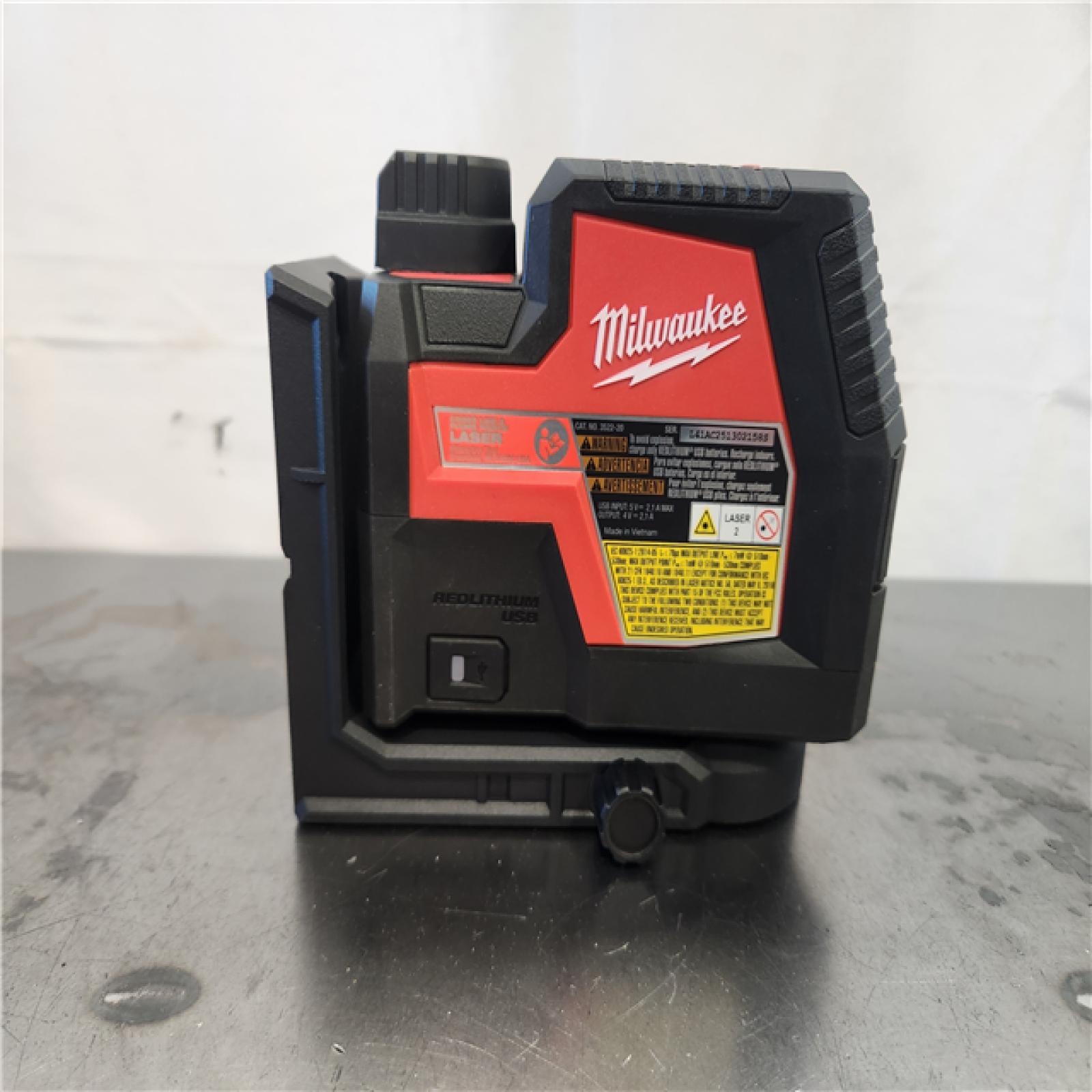 AS-IS- Milwaukee Green 100 ft. Cross Line and Plumb Points Rechargeable Laser Level Kit