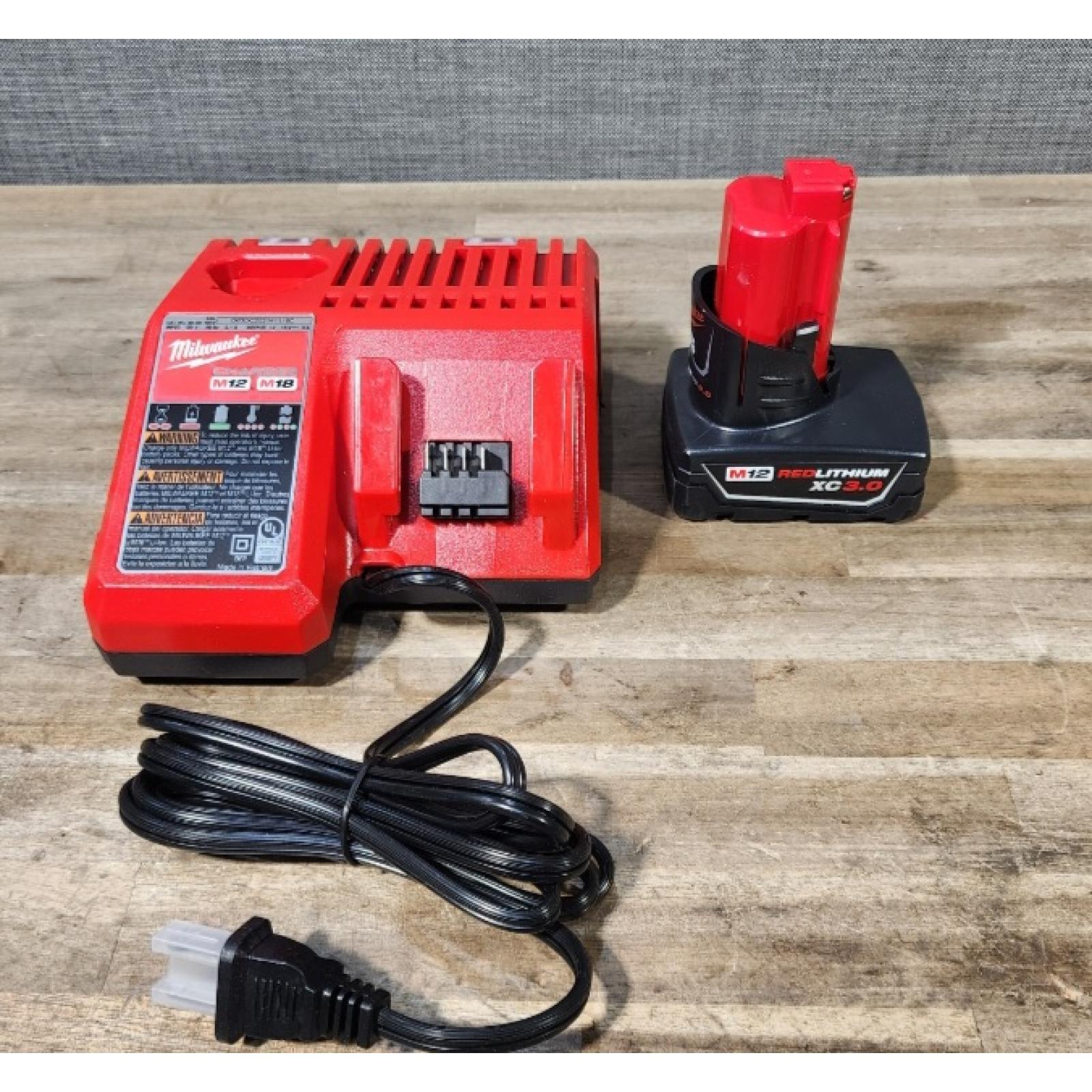 HOUSTON LOCATION - AS-IS Milwaukee-3632-21 M12 Green Beam Laser 360° 3-Plane Kit