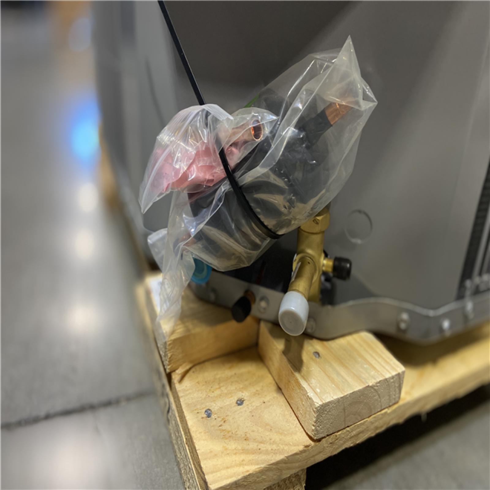 DALLAS LOCATION - Smartcomfort® by Carrier 2 Ton 14.3 Seer2 Heat Pump - R-410a Refrigerant
