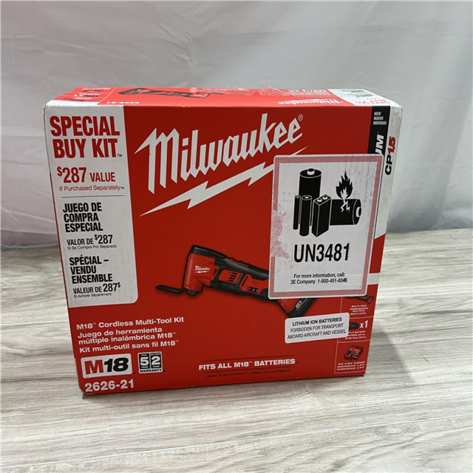 NEW Milwaukee 2626-21 M18 18V Cordless Oscillating Multi-Tool  Variable Speed  REDLITHIUM Battery Compatible  Fast Cutting  Sanding & Scraping Kit