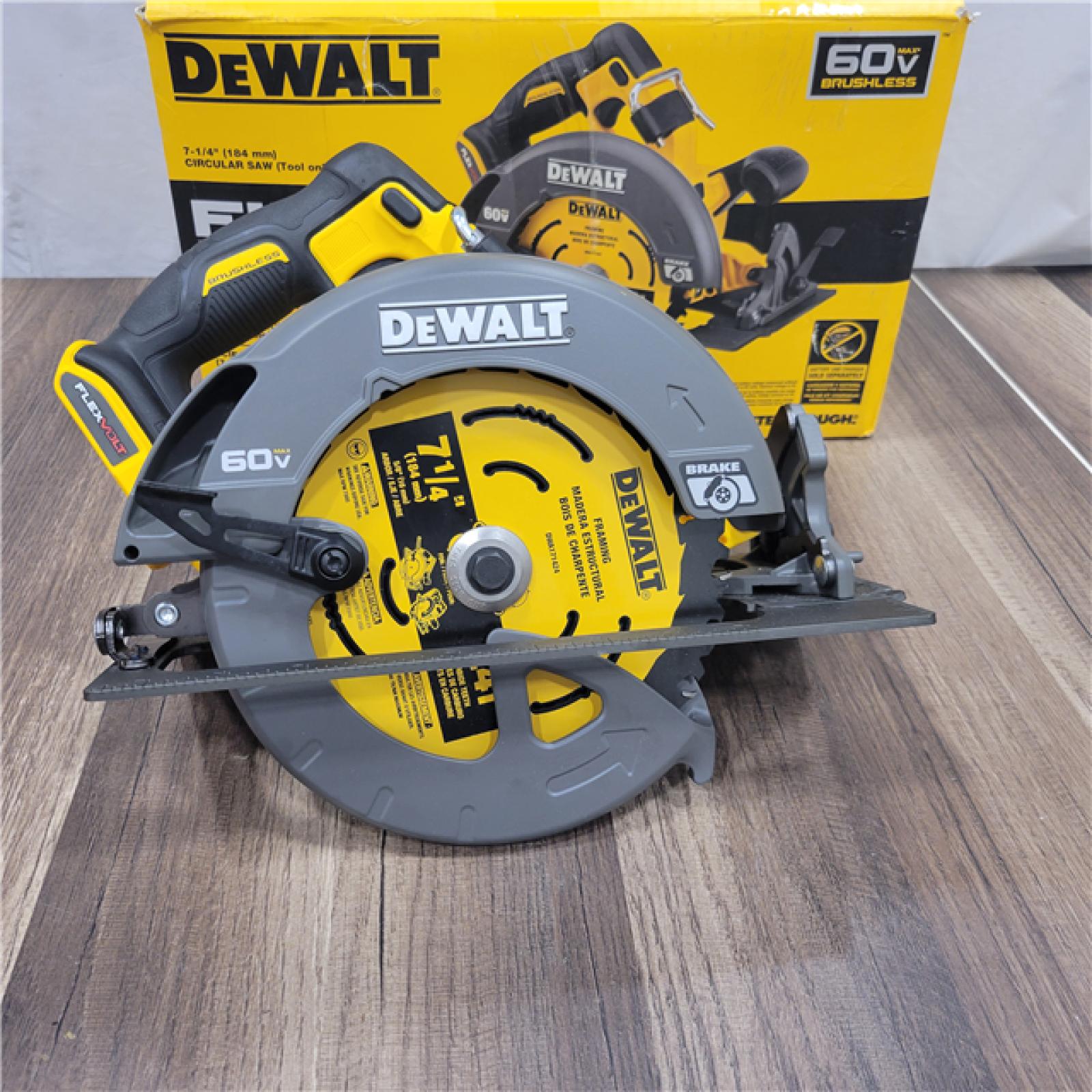 AS-IS DeWALT Flexvolt Max 7-1/4  60V Brushless Circular Saw DCS578B (Bare Tool)