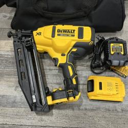 AS-IS DEWALT 20V MAX XR 16-Gauge Electric Cordless Angled Finishing Nailer Kit