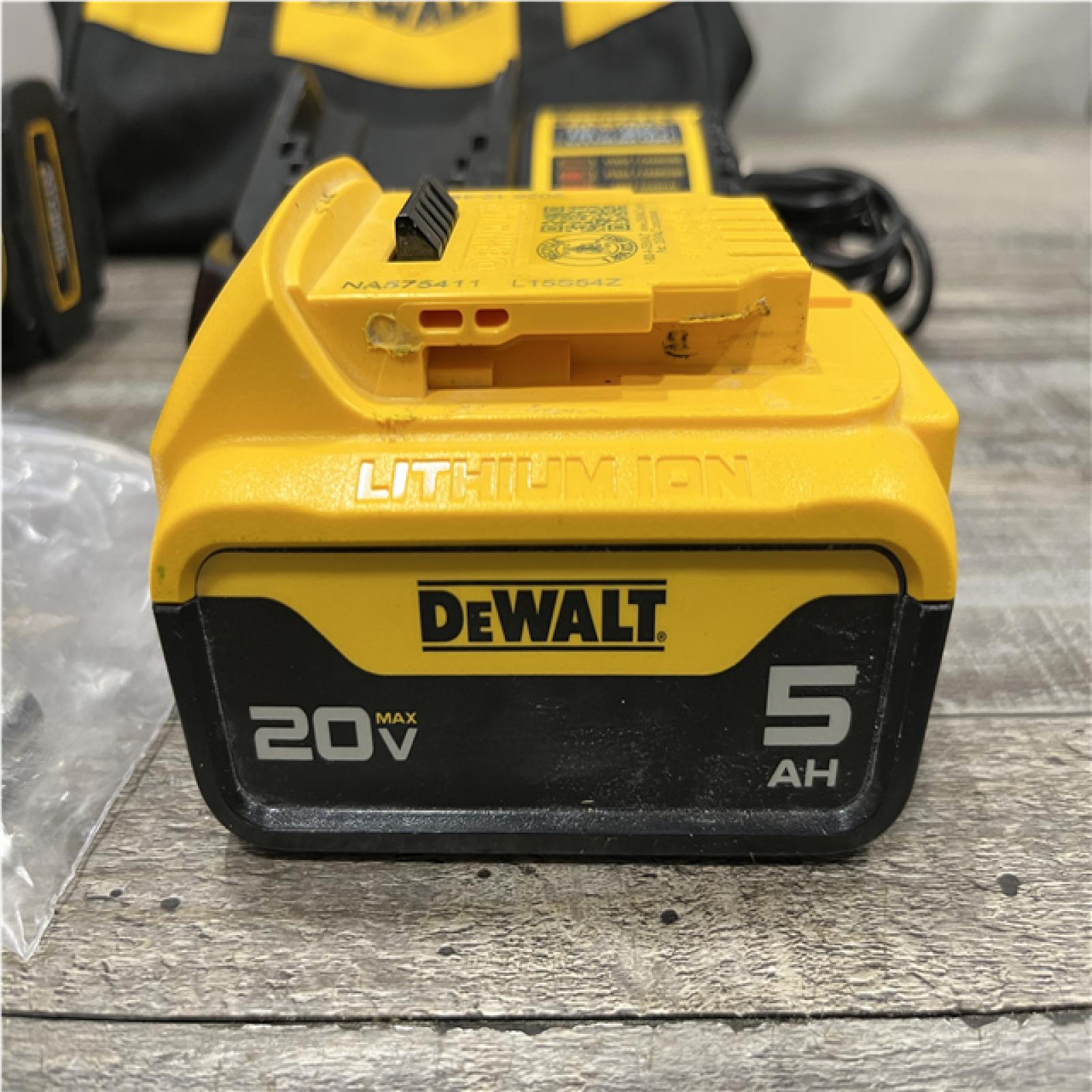 AS-IS DEWALT ATOMIC 20V MAX Lithium-Ion Cordless 1/4 in. Brushless Impact Driver Kit