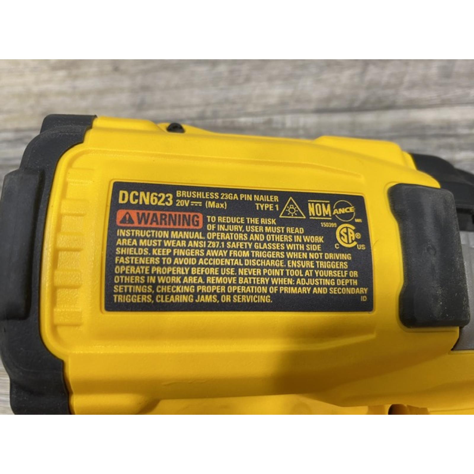 AS-IS DEWALT ATOMIC 20V MAX Lithium Ion Cordless 23 Gauge Pin Nailer Kit