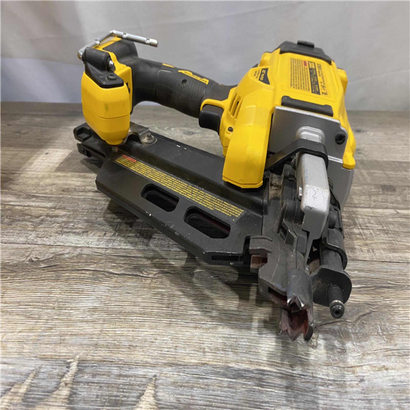 AS-IS DEWALT 20V 30 Degree Cordless Framing Nailer (Tool-Only)