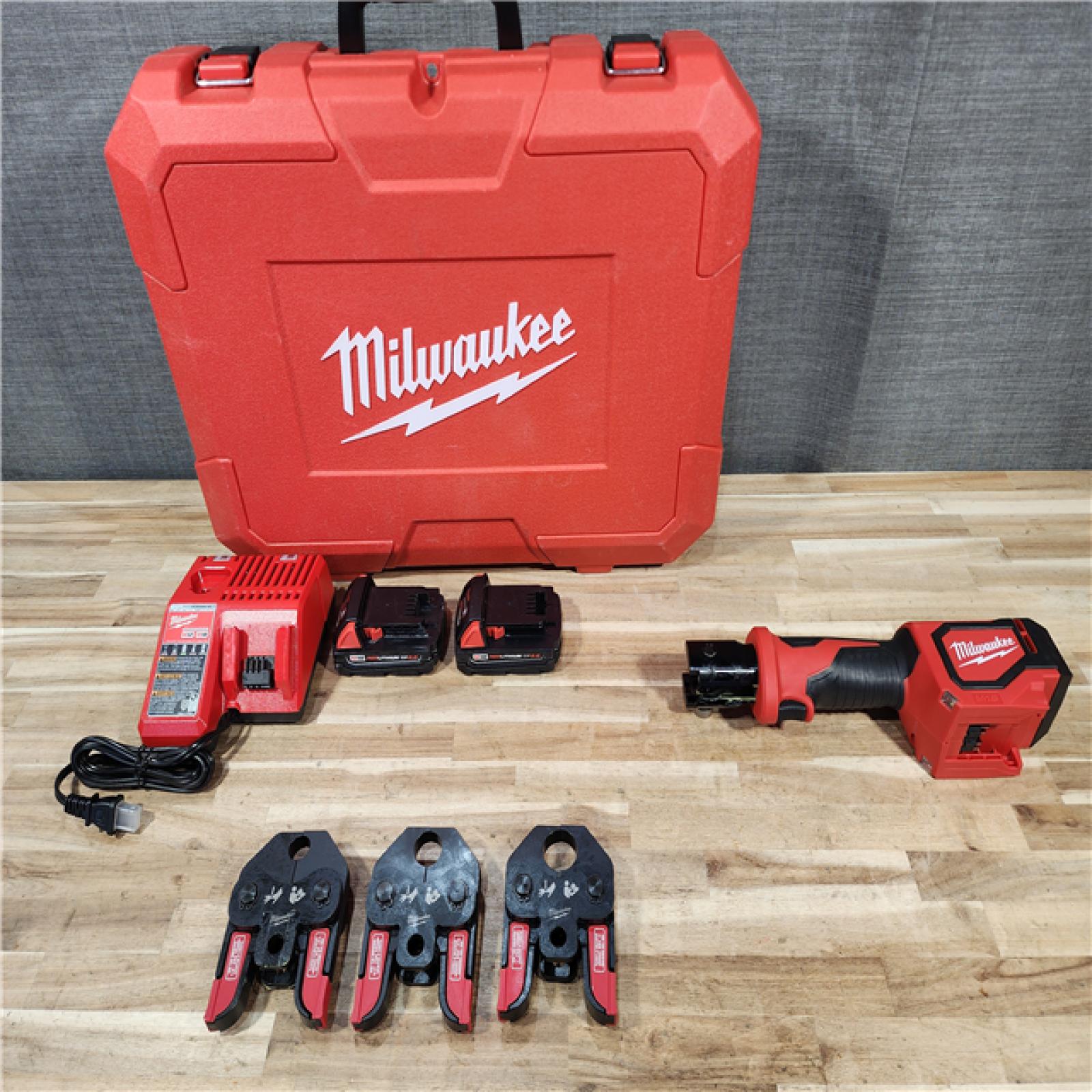 HOUSTON LOCATION - AS-IS Milwaukee 18V Lithium-Ion Cordless Short Throw Press Tool with 3 PEX Crimp Jaws Kit