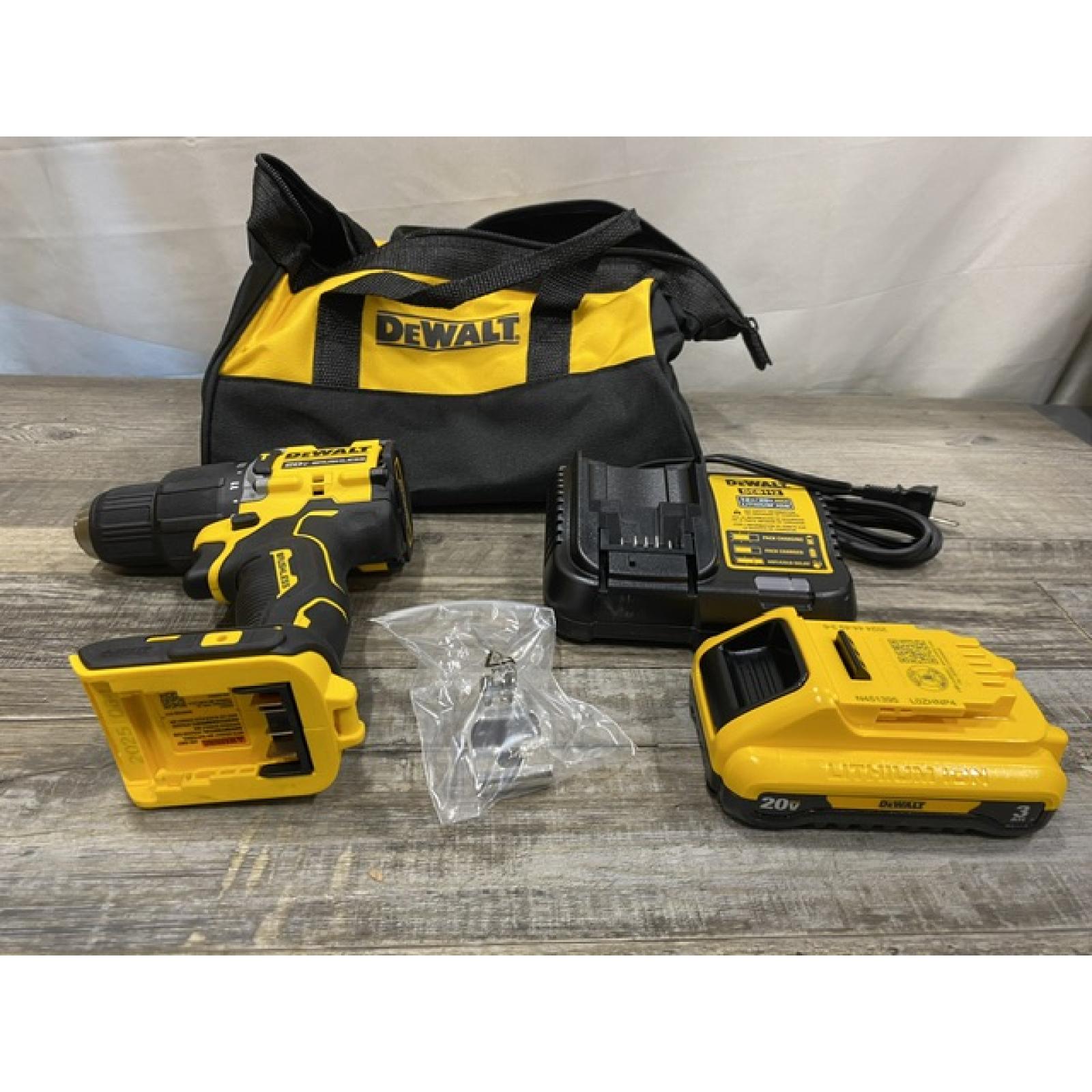 LIKE NEW -  DEWALT ATOMIC 20V Cordless 1/2 in. Compact Hammer Drill Kit