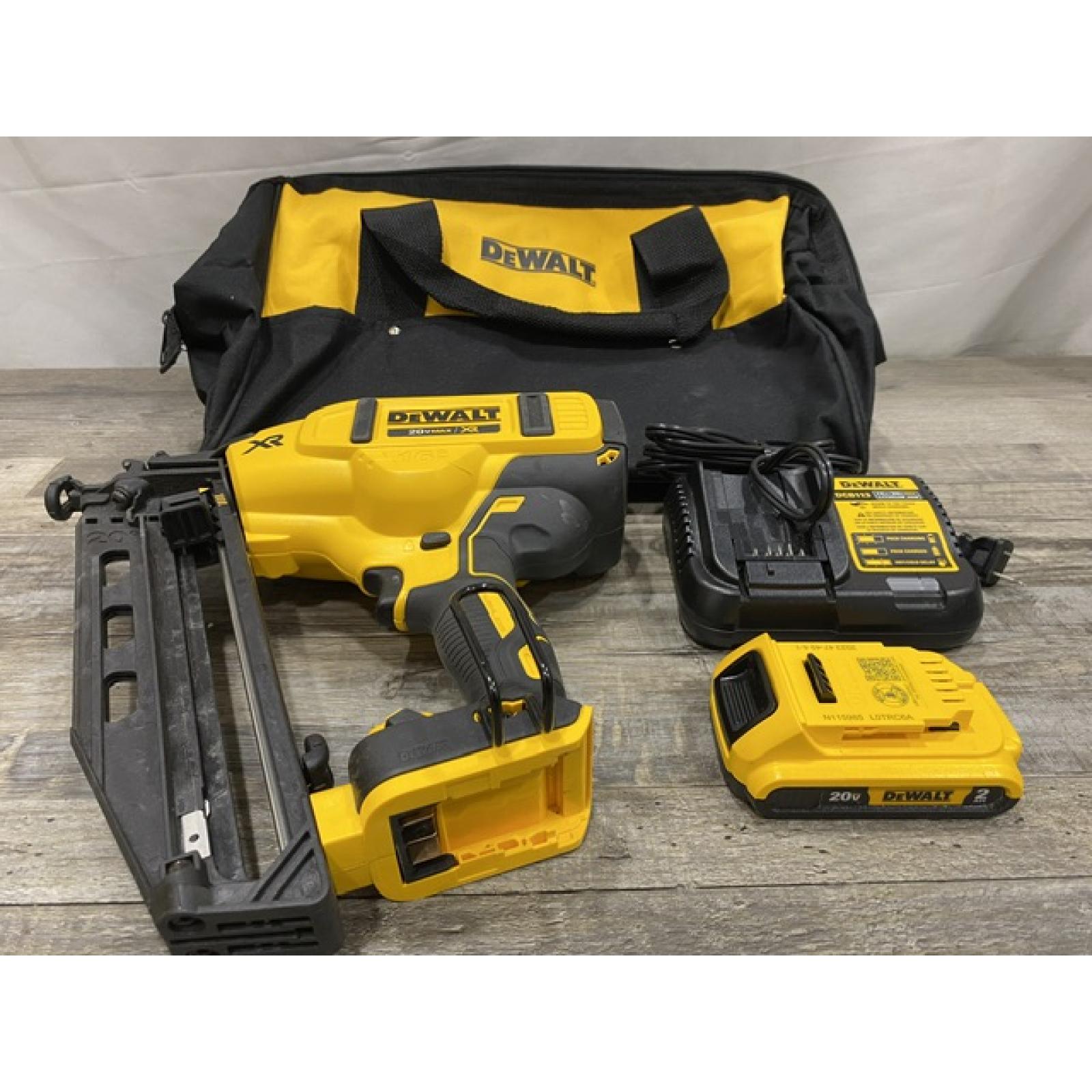 AS-IS DEWALT 20V MAX XR 16-Gauge Electric Cordless Angled Finishing Nailer Kit