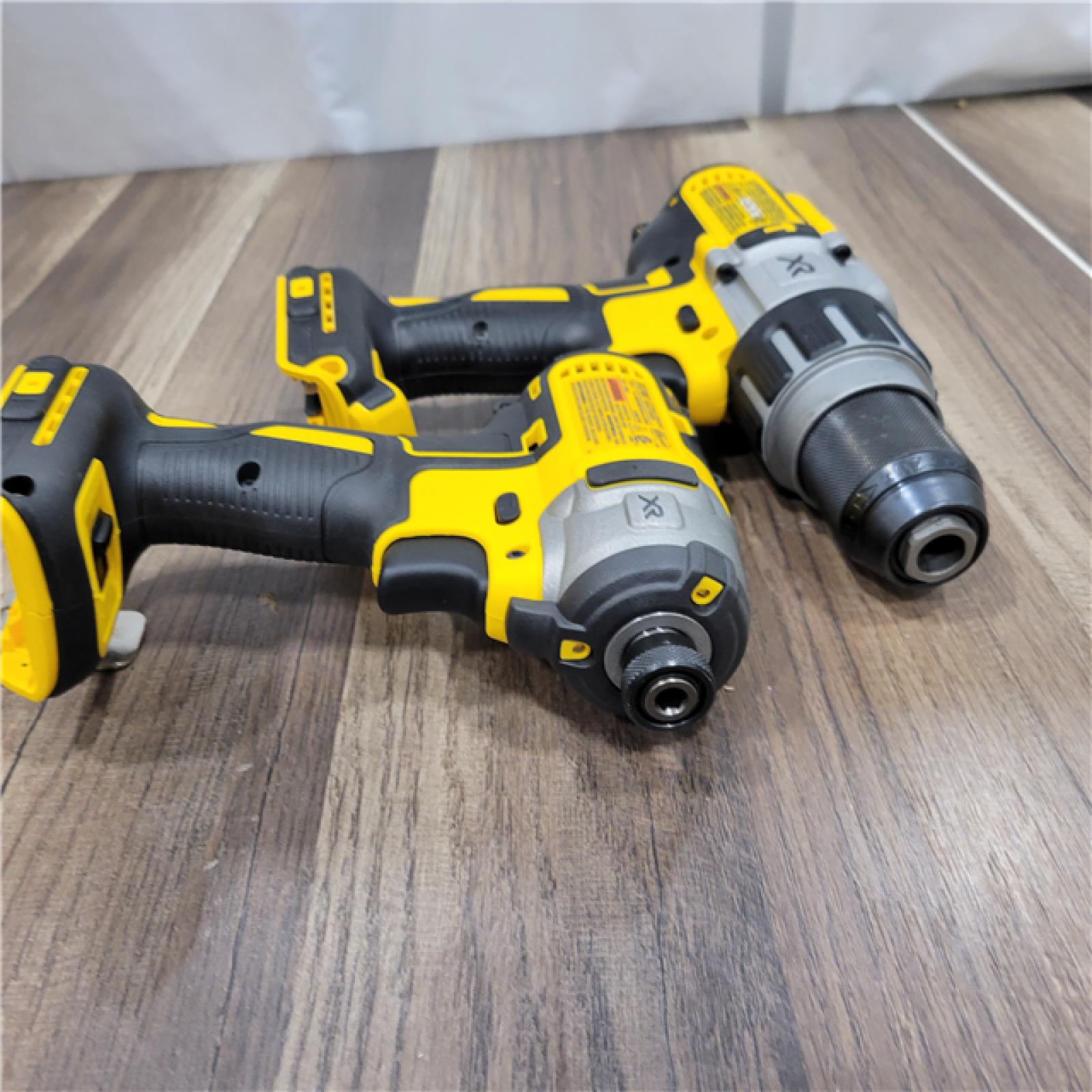 AS-IS  DEWALT 20V MAX Cordless Brushless Hammer Drill/Driver 2 Tool Combo Kit with FLEXVOLT ADVANTAGE