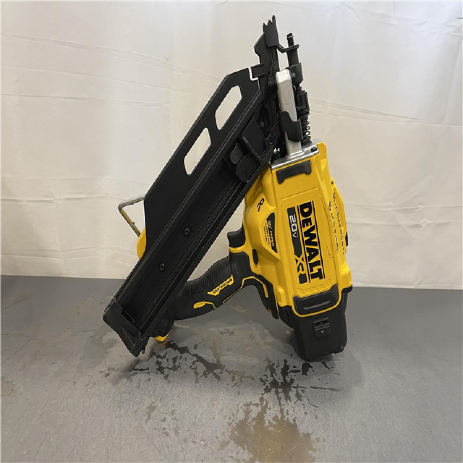 AS-IS - DEWALT 20V 30 Degree Cordless Framing Nailer