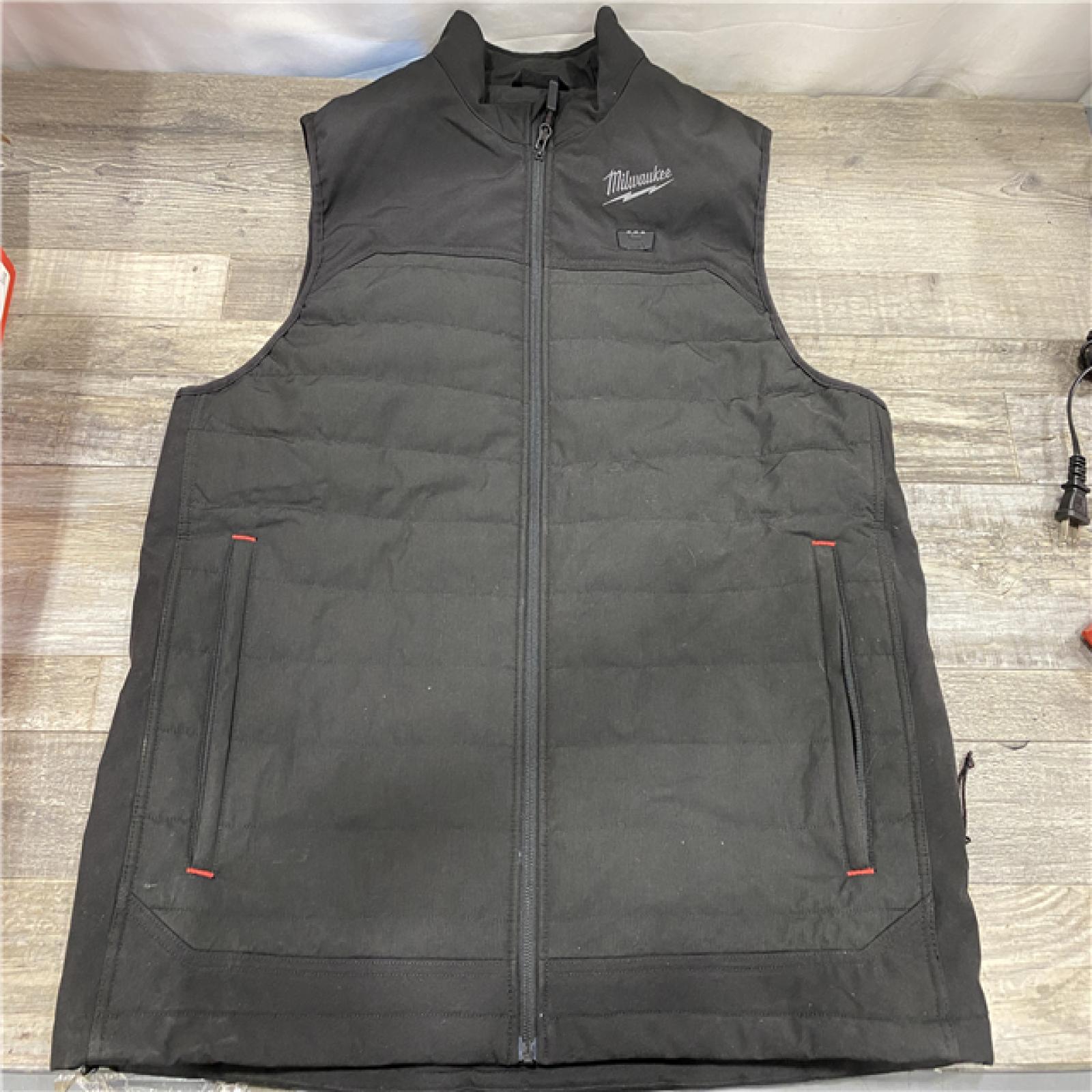 AS-IS Milwaukee Men's X-Large 12-Volt Lithium-Ion Cordless Axis Black Heated Vest Kit