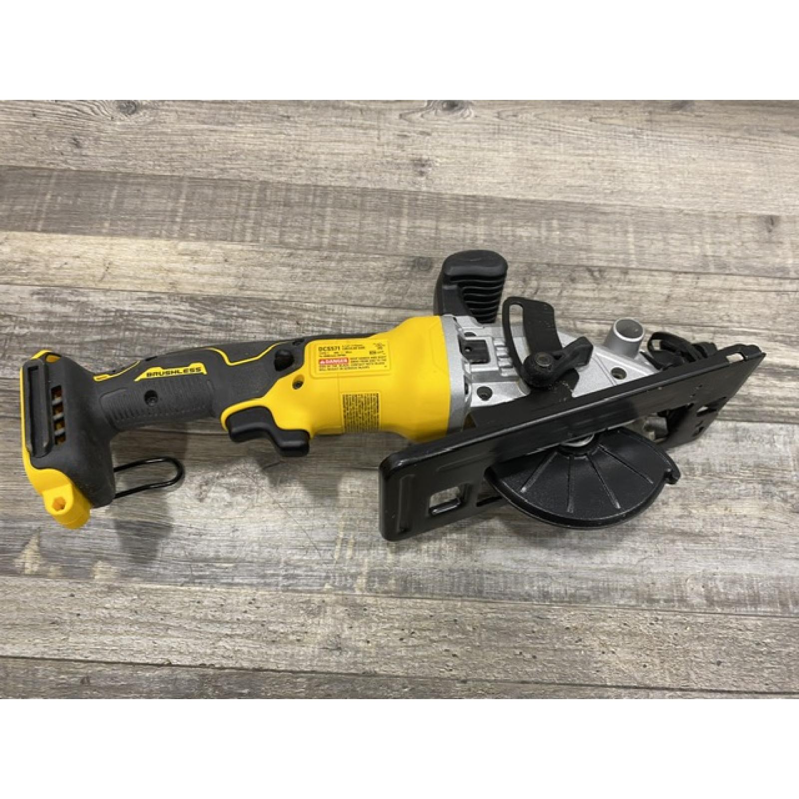 AS-IS DEWALT ATOMIC 20V MAX Cordless Brushless 4-1/2 in. Circular Saw (Tool Only)