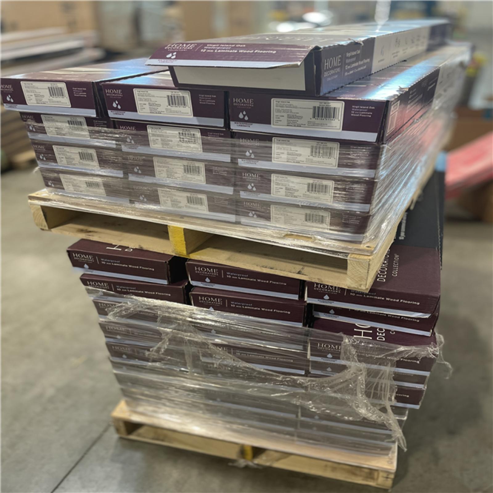 DALLAS LOCATION- AS-IS HOME DECORATORS Virgil Island Oak 12 mm T x 8 in. W Waterproof Laminate Wood Flooring (15.9 sqft/case) (40 CASES)